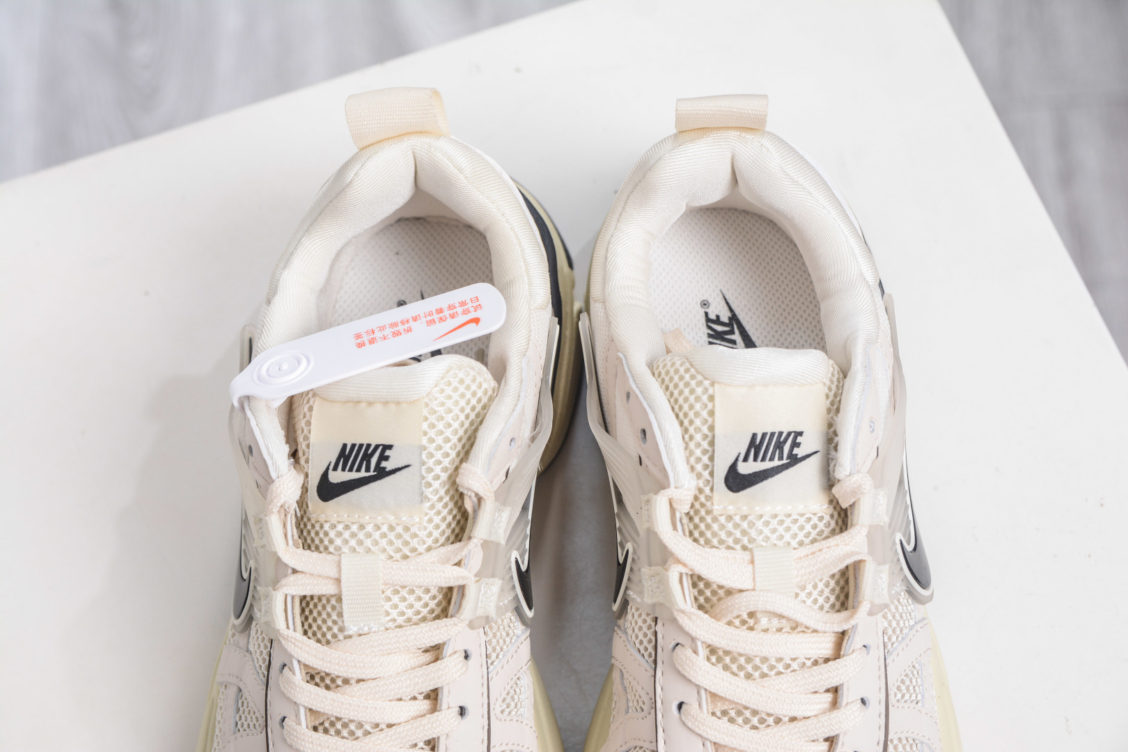 Nike V2K Runtekk Low-Top Retro Running Shoes - Shock Absorption & Anti-Slip 9 cmp i1757954706388 1180 0 7