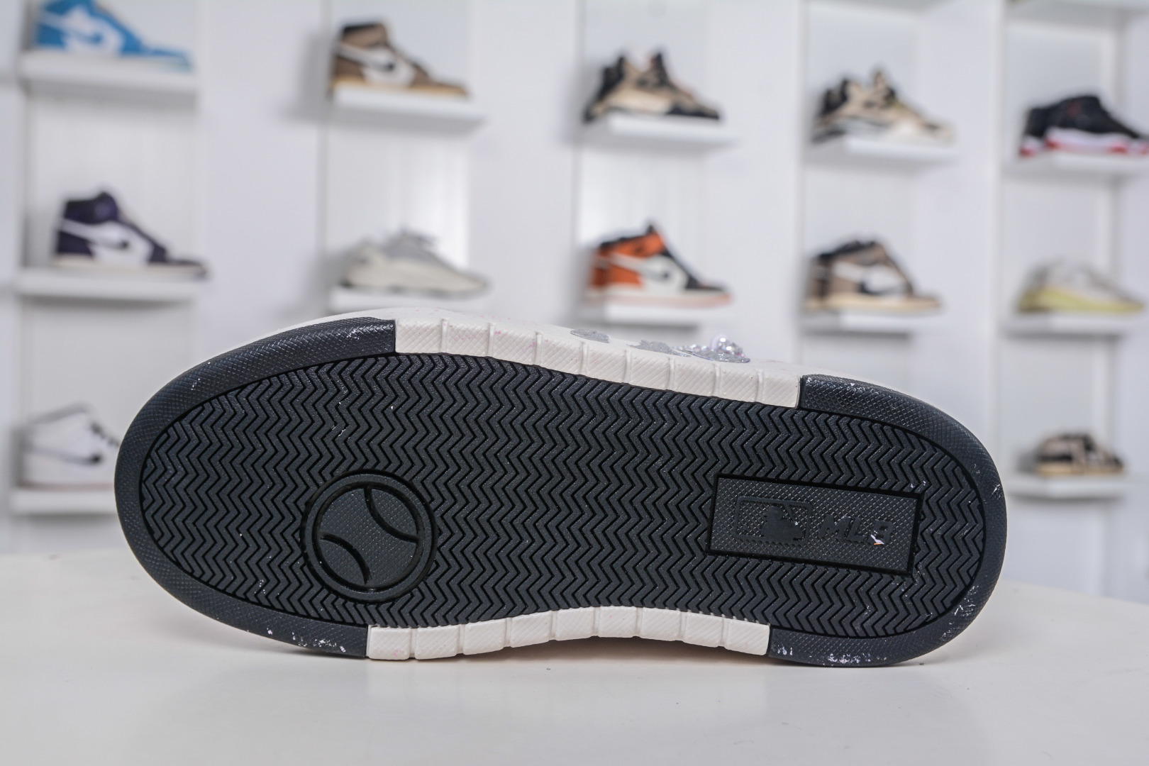 MLB Chunky Liner旷视星幻 幻舞梦境 涂鸦定制配色学长鞋系列 3ASXCA12N 50WHS-莆田鞋,莆田鞋货源,高仿鞋,高仿鞋货源,安福档口,莆田高仿鞋,莆田鞋批发,高仿鞋批发,莆田高仿运动鞋,高仿运动鞋,莆田运动鞋 MLB Chunky Liner旷视星幻 幻舞梦境 涂鸦定制配色学长鞋系列 3ASXCA12N 50WHS