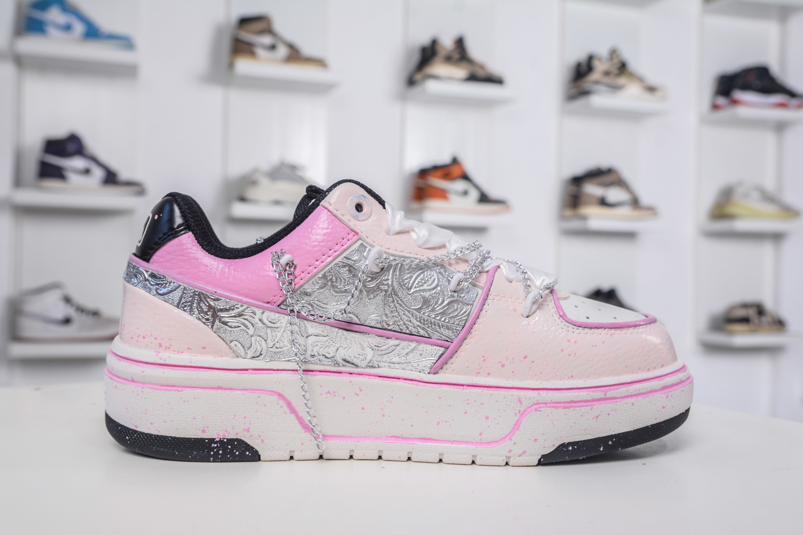 MLB Chunky Liner旷视星幻 幻舞梦境 涂鸦定制配色学长鞋系列 3ASXCA12N 50WHS-莆田鞋,莆田鞋货源,高仿鞋,高仿鞋货源,安福档口,莆田高仿鞋,莆田鞋批发,高仿鞋批发,莆田高仿运动鞋,高仿运动鞋,莆田运动鞋 MLB Chunky Liner旷视星幻 幻舞梦境 涂鸦定制配色学长鞋系列 3ASXCA12N 50WHS