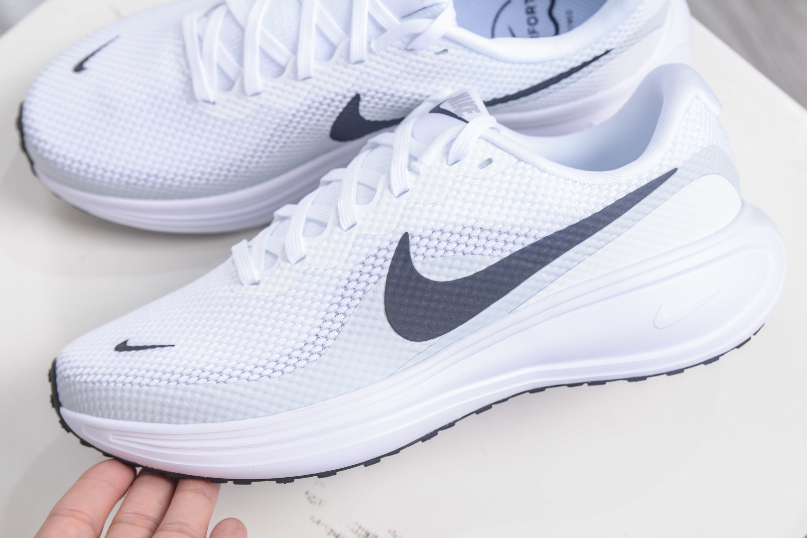 NK Revolution 8 伦敦8代 超轻网面跑步鞋 HJ9198-101-莆田鞋,莆田鞋货源,高仿鞋,高仿鞋货源,安福档口,莆田高仿鞋,莆田鞋批发,高仿鞋批发,莆田高仿运动鞋,高仿运动鞋,莆田运动鞋 NK Revolution 8 伦敦8代 超轻网面跑步鞋 HJ9198-101