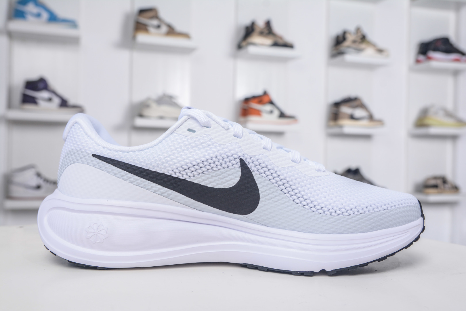 NK Revolution 8 伦敦8代 超轻网面跑步鞋 HJ9198-101-莆田鞋,莆田鞋货源,高仿鞋,高仿鞋货源,安福档口,莆田高仿鞋,莆田鞋批发,高仿鞋批发,莆田高仿运动鞋,高仿运动鞋,莆田运动鞋 NK Revolution 8 伦敦8代 超轻网面跑步鞋 HJ9198-101