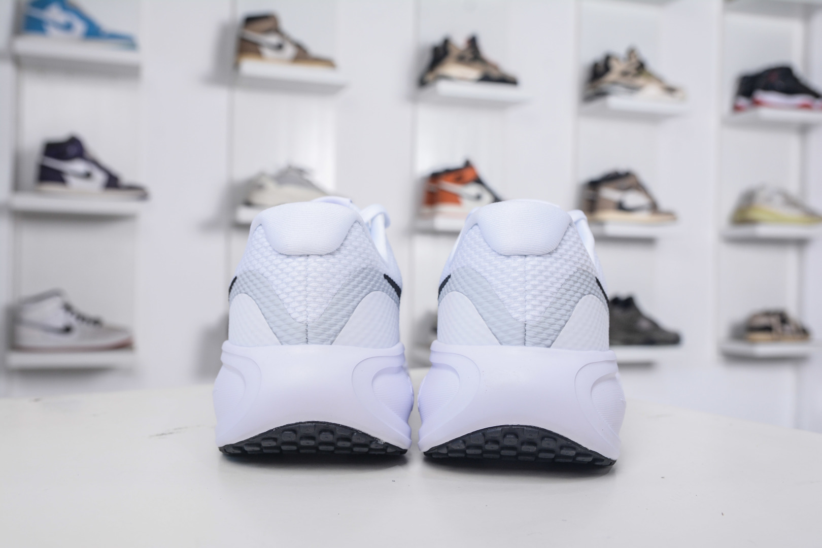 NK Revolution 8 伦敦8代 超轻网面跑步鞋 HJ9198-101-莆田鞋,莆田鞋货源,高仿鞋,高仿鞋货源,安福档口,莆田高仿鞋,莆田鞋批发,高仿鞋批发,莆田高仿运动鞋,高仿运动鞋,莆田运动鞋 NK Revolution 8 伦敦8代 超轻网面跑步鞋 HJ9198-101