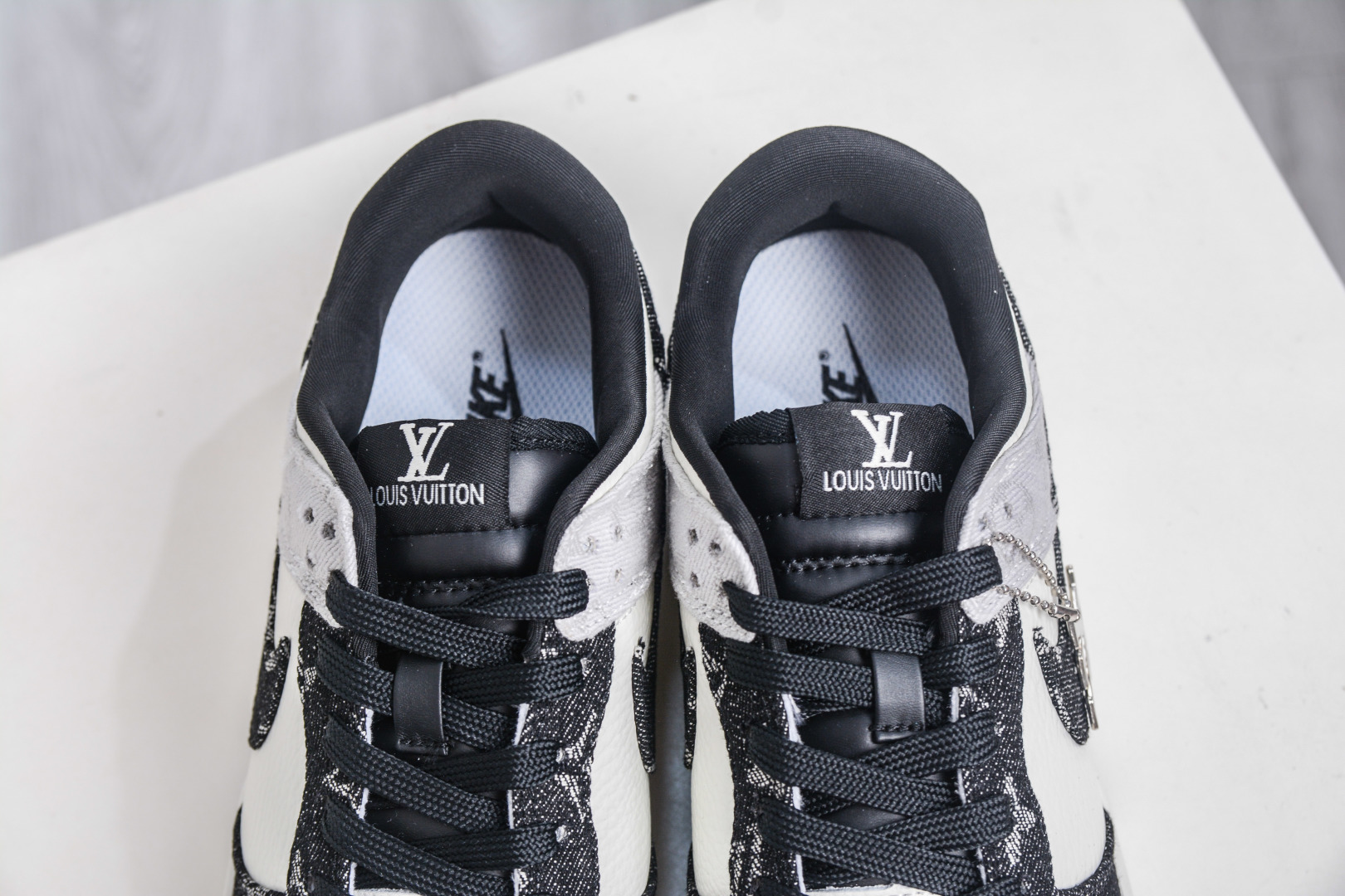 Nike SB Dunk Low x Louis Vuitton Black Gray Denim Sneakers 9 cmp i1757955375874 6702 0 7