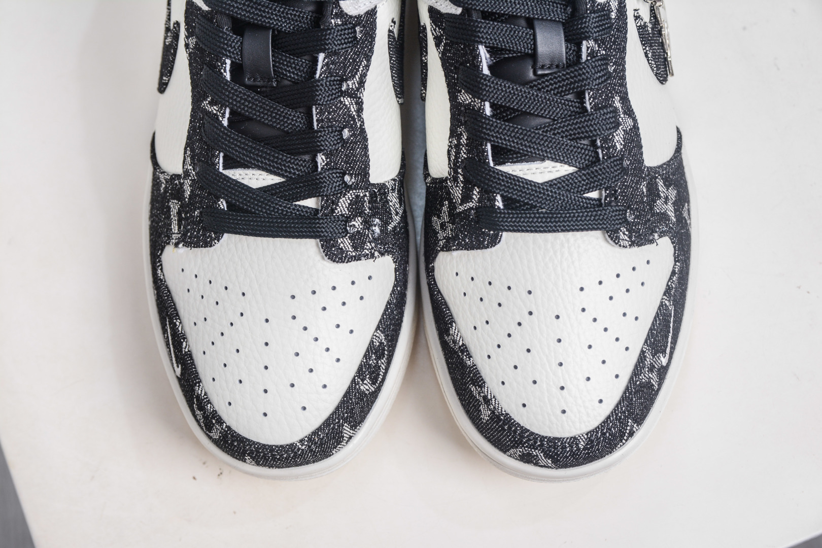 Nike SB Dunk Low x Louis Vuitton Black Gray Denim Sneakers 10 cmp i1757955378770 9885 0 8