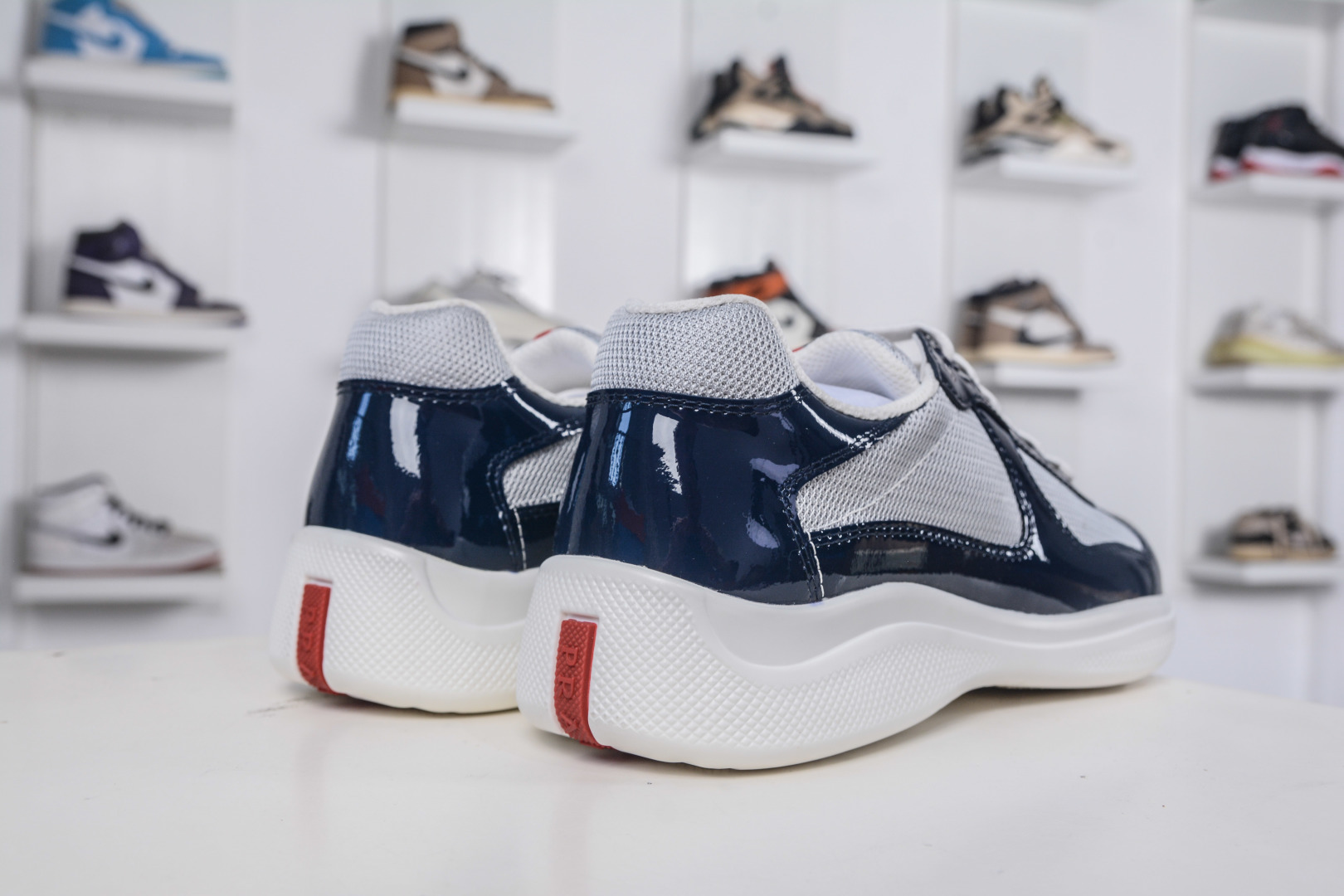 450 外贸专供 普拉达 Prada Linea Rossa 徽标彰显独特的设计格调