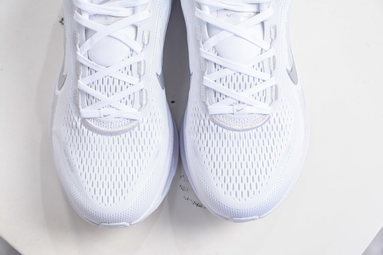 Nike Vomero 18: Stylish, Comfortable, and Durable Running & Training Shoe 10 cmp i1757955996981 3813 0 8