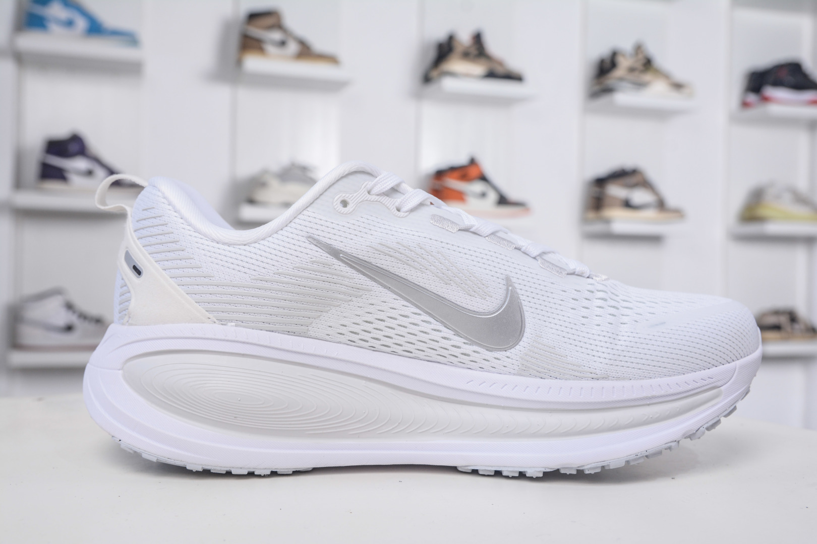 Nike Vomero 18: Stylish, Comfortable, and Durable Running & Training Shoe 4 cmp i1757955997868 7954 0 2