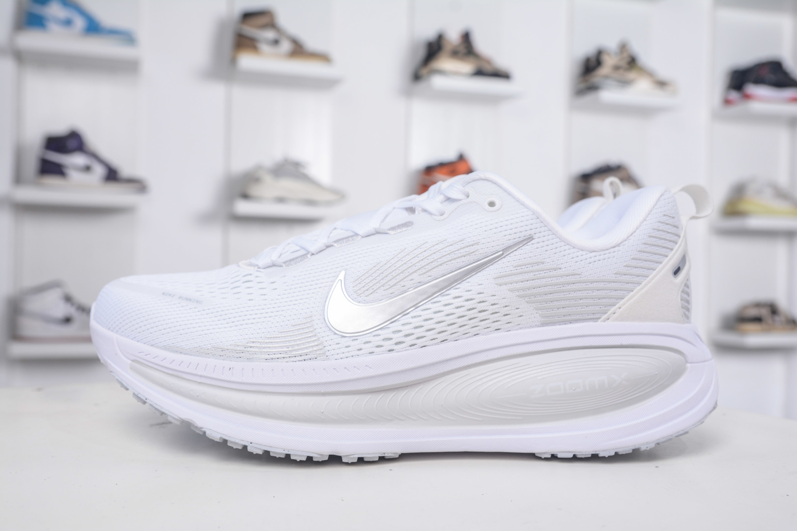Nike Vomero 18: Stylish, Comfortable, and Durable Running & Training Shoe 2 cmp i1757955997869 9756 0 0