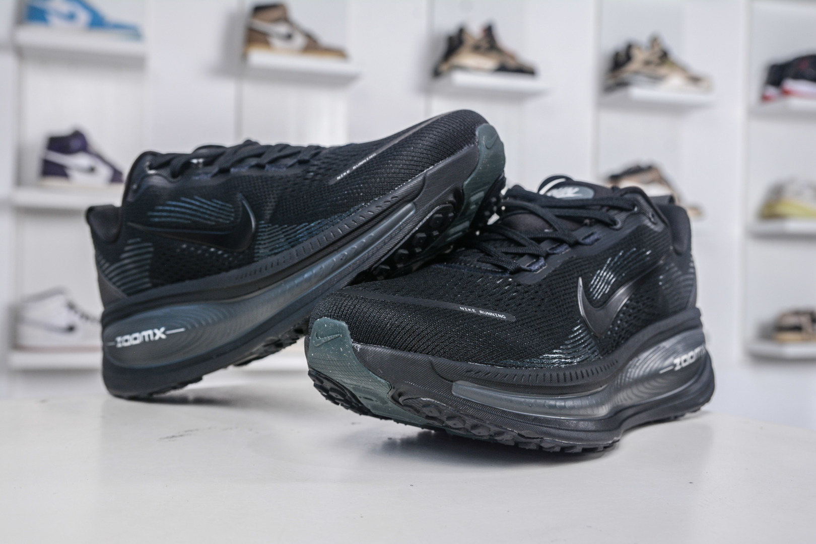 Nike Vomero 18: Stylish, Comfortable, and Durable Running & Training Shoes 5 cmp i1757956061020 1096 0 3