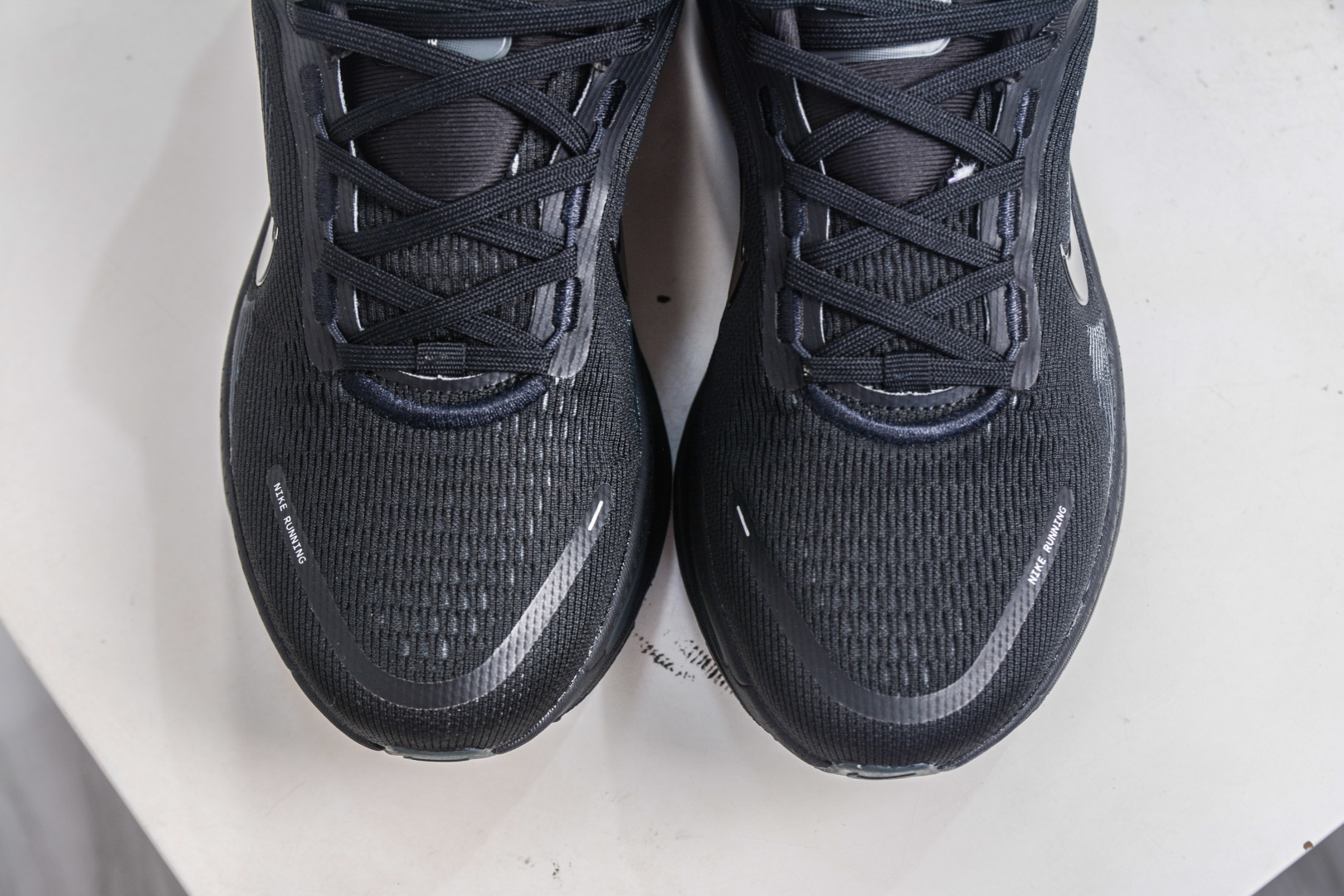 Nike Vomero 18: Stylish, Comfortable, and Durable Running & Training Shoes 10 cmp i1757956061027 7816 0 8