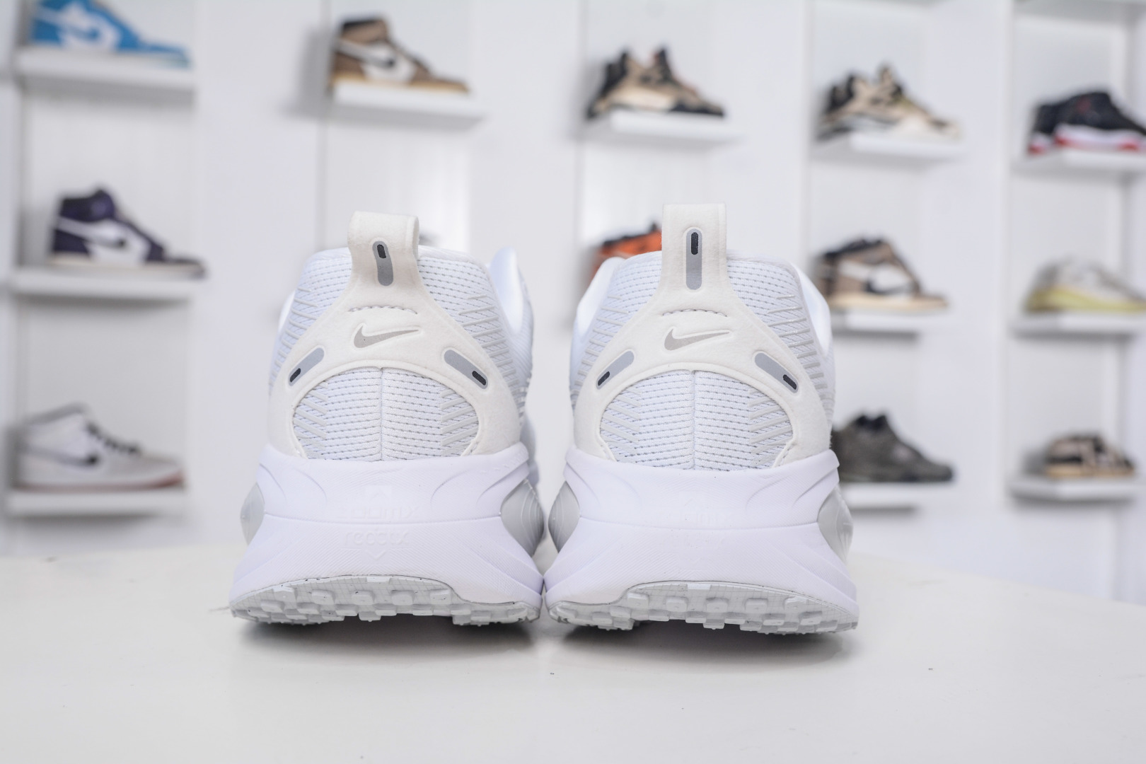 Nike Vomero 18: Stylish, Comfortable, and Durable Running Shoes for Everyday 2 cmp i1757956110223 3046 0 1
