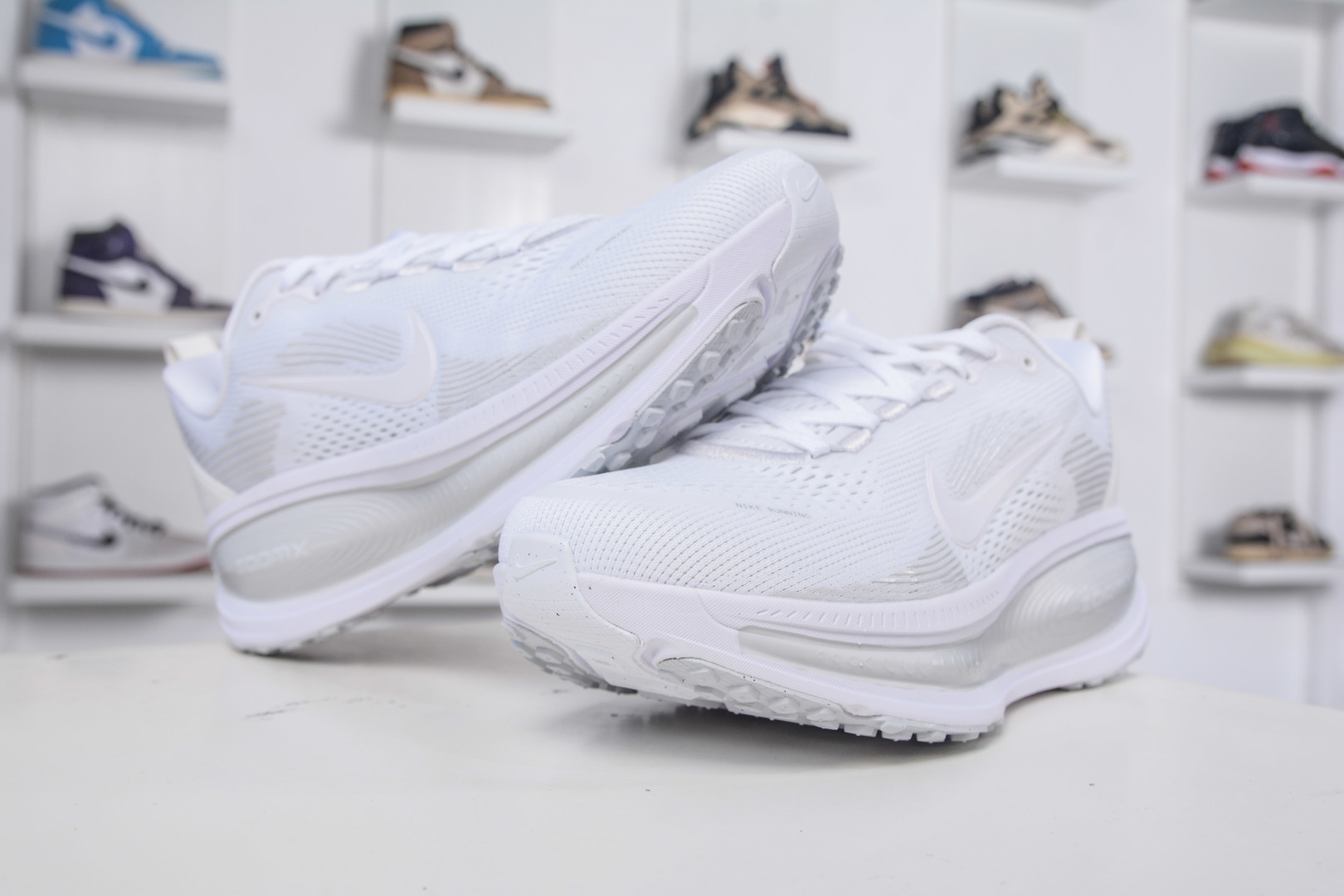 Nike Vomero 18: Stylish, Comfortable, and Durable Running Shoes for Everyday 4 cmp i1757956110280 9401 0 3