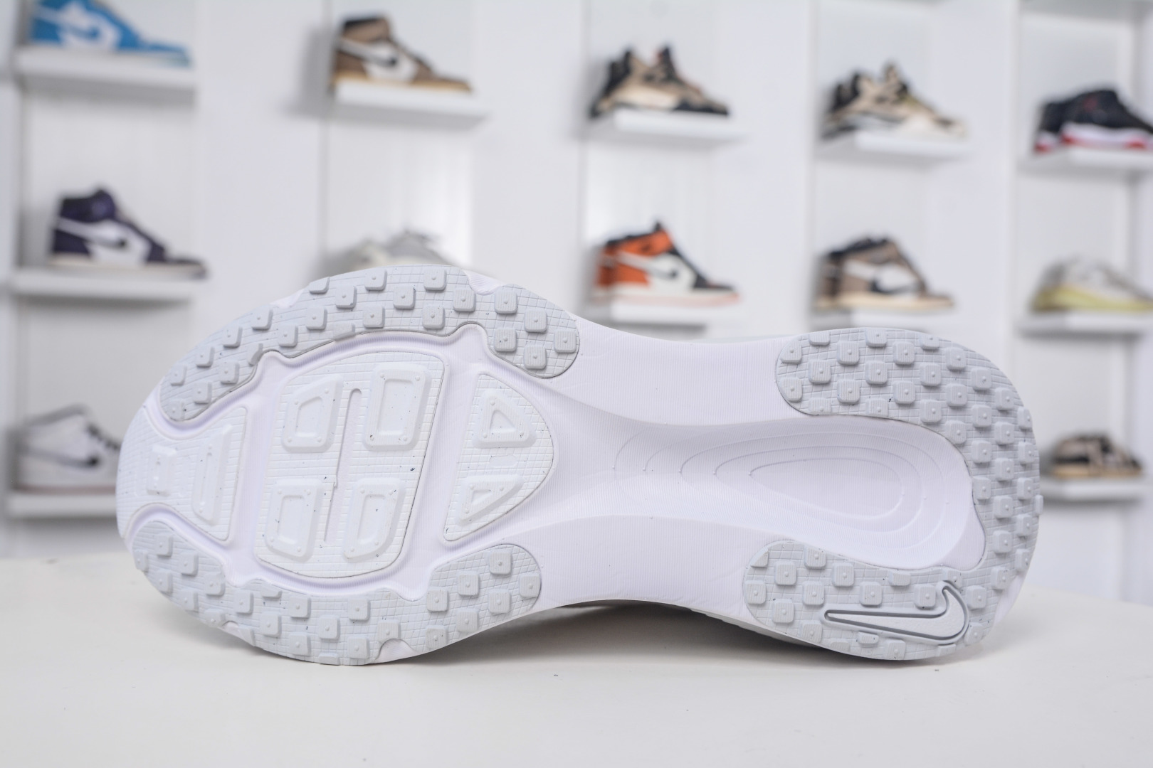 Nike Vomero 18: Stylish, Comfortable, and Durable Running Shoes for Everyday 5 cmp i1757956111265 4345 0 4