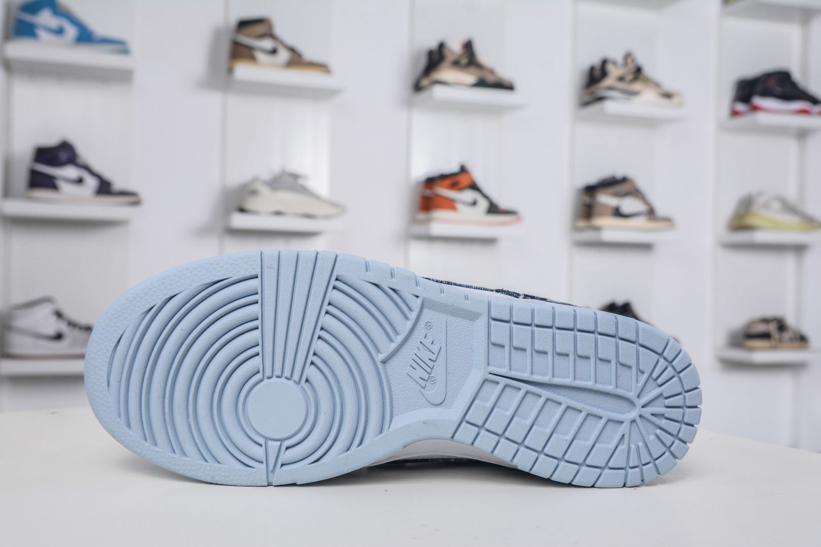 Nike SB Dunk Low x Louis Vuitton Denim, Fashionable and Comfortable Sneaker 6 cmp i1758039691686 2043 0 4
