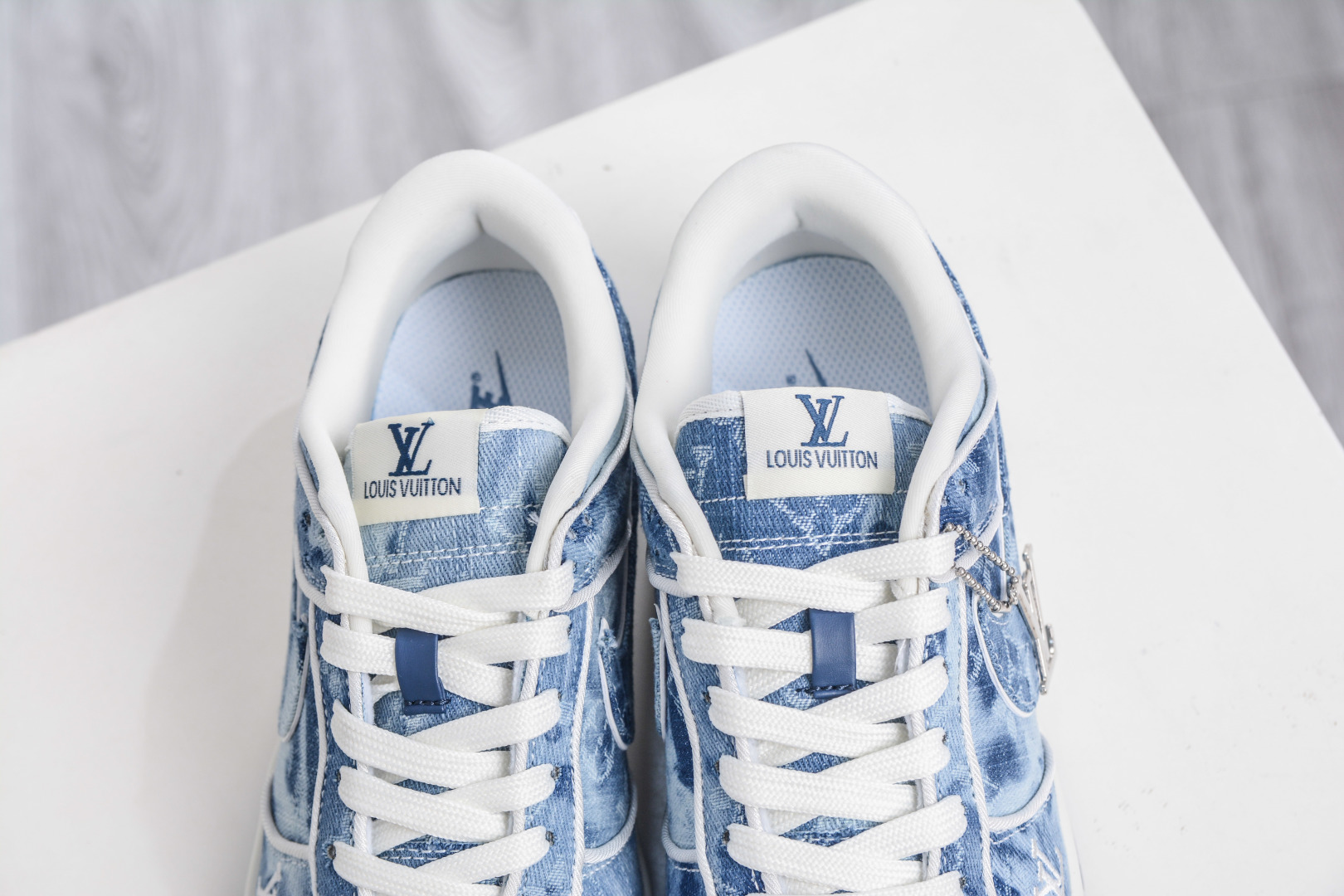 Nike SB Dunk Low x Louis Vuitton Collab Denim Sneakers - Limited Edition 8 cmp i1758039987353 2638 0 7