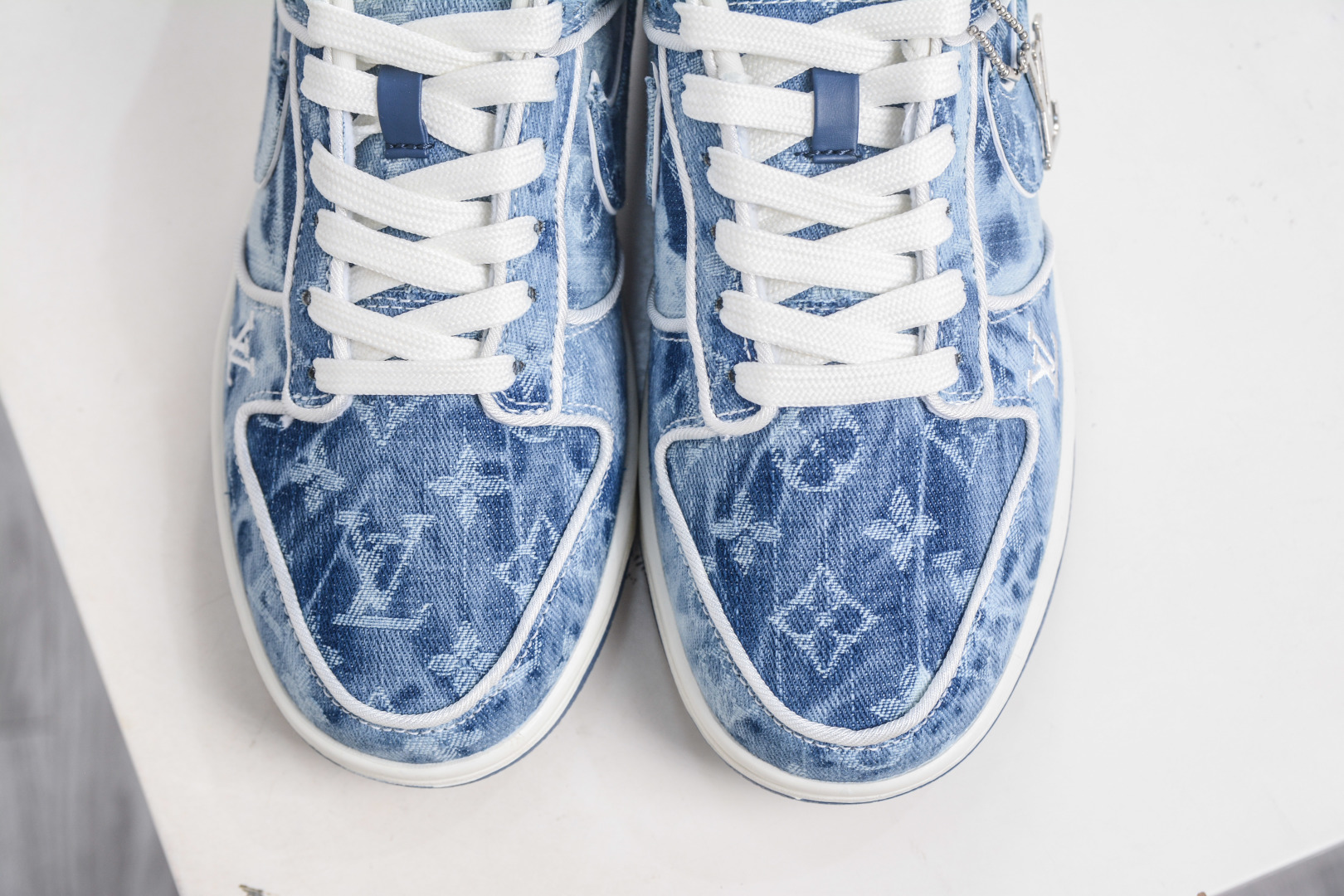 Nike SB Dunk Low x Louis Vuitton Collab Denim Sneakers - Limited Edition 9 cmp i1758039987354 3694 0 8