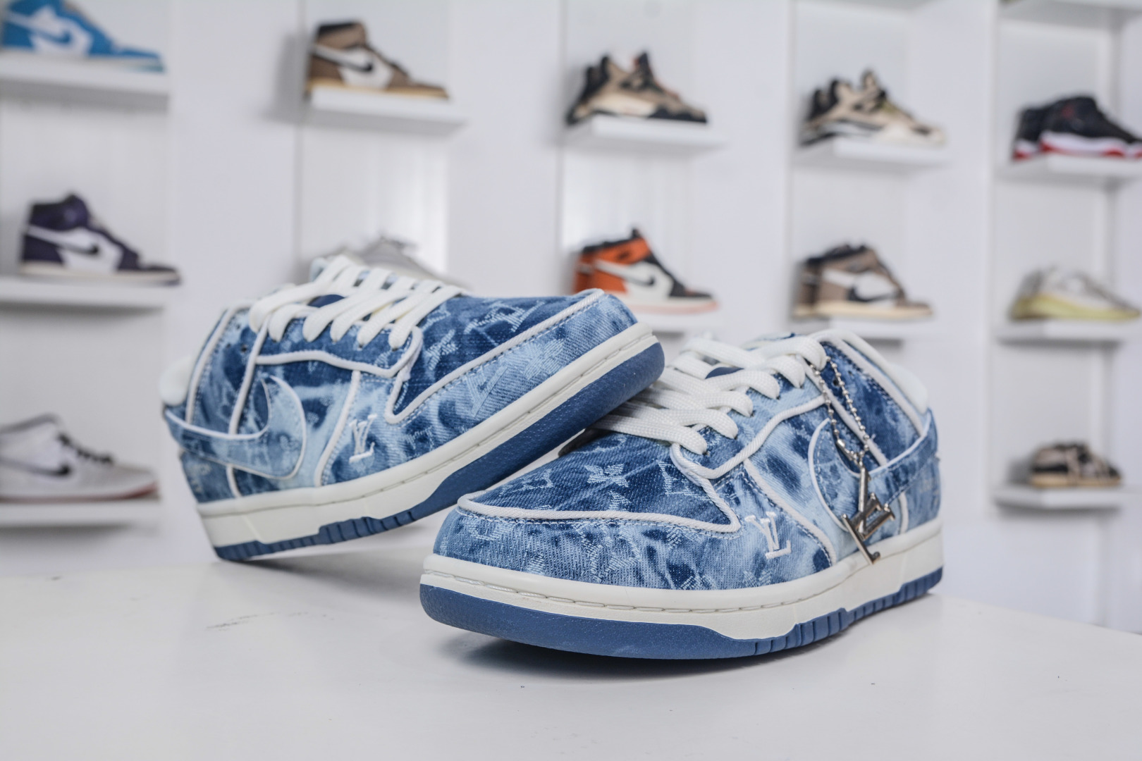 Nike SB Dunk Low x Louis Vuitton Collab Denim Sneakers - Limited Edition 4 cmp i1758039988848 4007 0 3