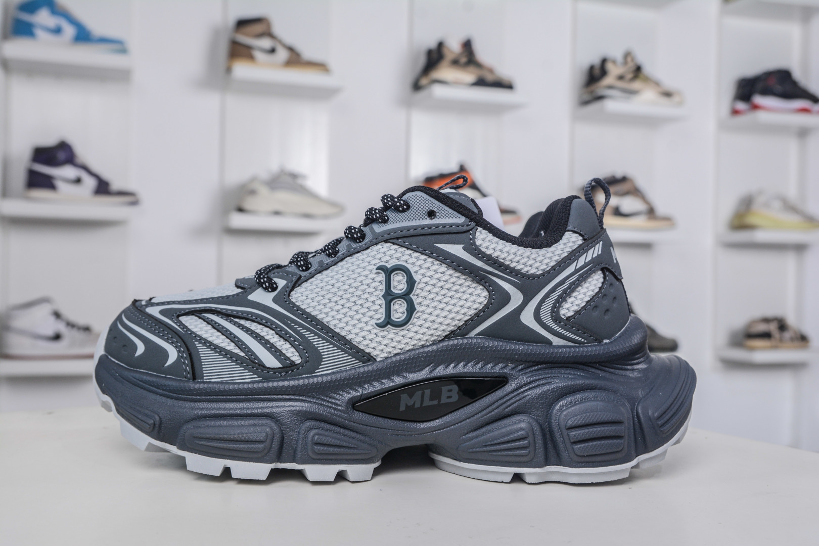MLB Curve Runner Mono Mesh New York Yankees Fashion Chunky Sneakers 2 cmp i1758040187196 3340 0 0