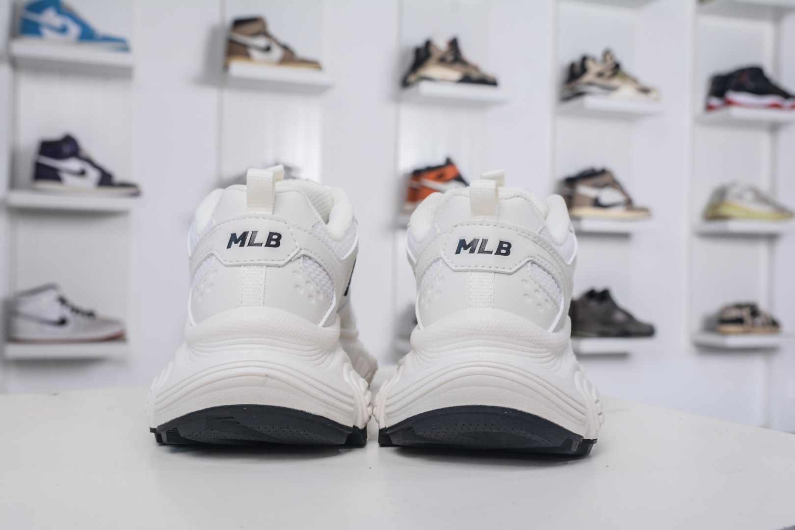 MLB Curve Runner Mono Mesh New York Yankees White Chunky Sneakers 3 cmp i1758040257091 1895 0 1