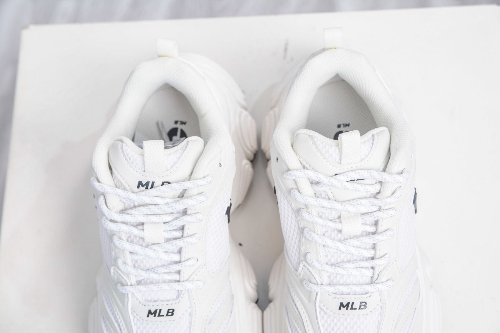 MLB Curve Runner Mono Mesh New York Yankees White Chunky Sneakers 9 cmp i1758040257092 2656 0 7