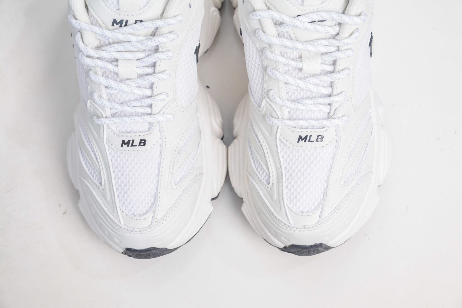 MLB Curve Runner Mono Mesh New York Yankees White Chunky Sneakers 10 cmp i1758040257096 2187 0 8