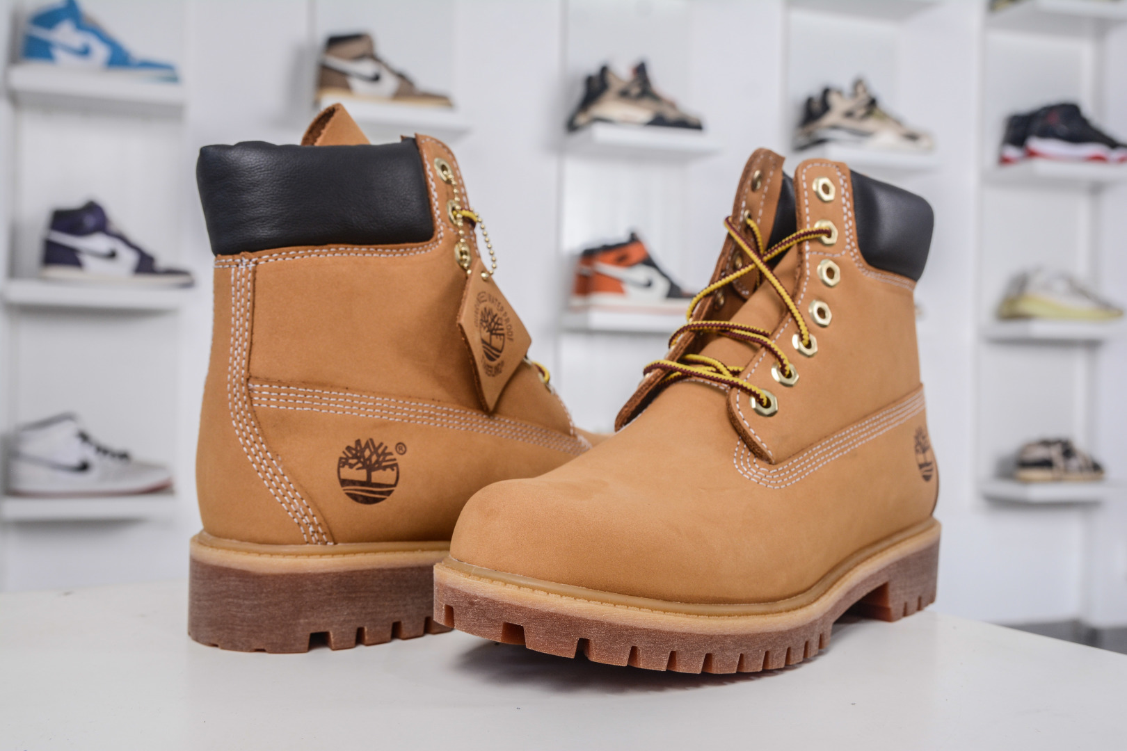 Timberland Classic Waterproof Leather Boots for Men and Women - Premium Quality 4 cmp i1758040604736 8662 0 3