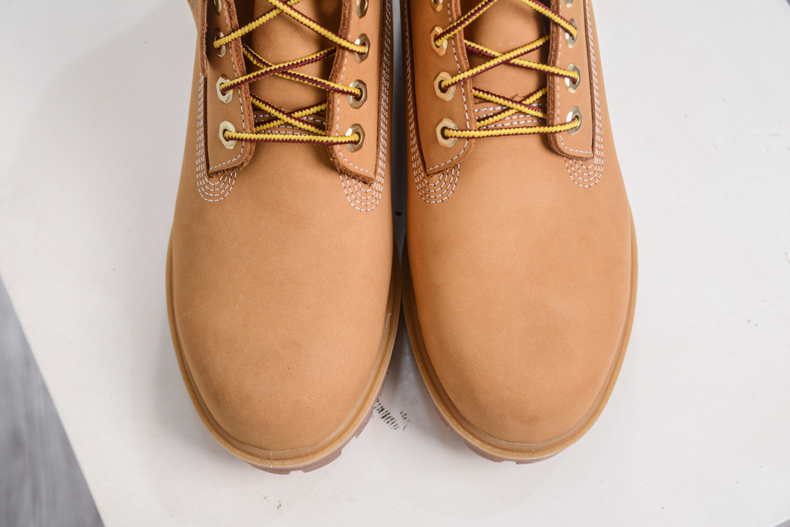 Timberland Classic Waterproof Leather Boots for Men and Women - Premium Quality 9 cmp i1758040604792 306 0 8