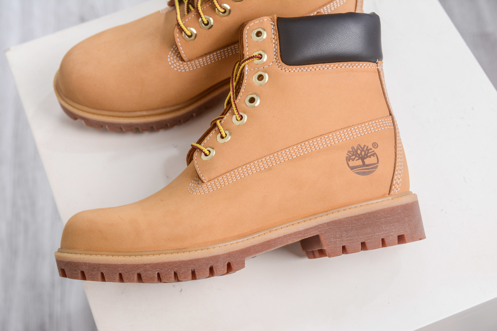 Timberland Classic Waterproof Leather Boots for Men and Women - Premium Quality 7 cmp i1758040604792 7875 0 6