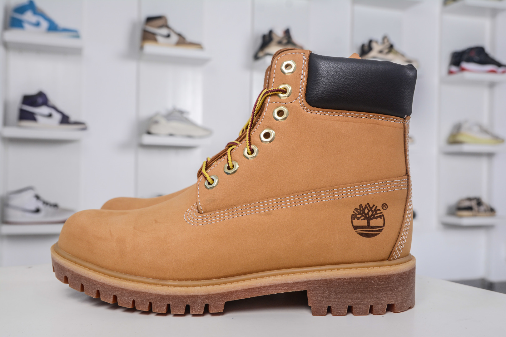 Timberland Classic Waterproof Leather Boots for Men and Women - Premium Quality