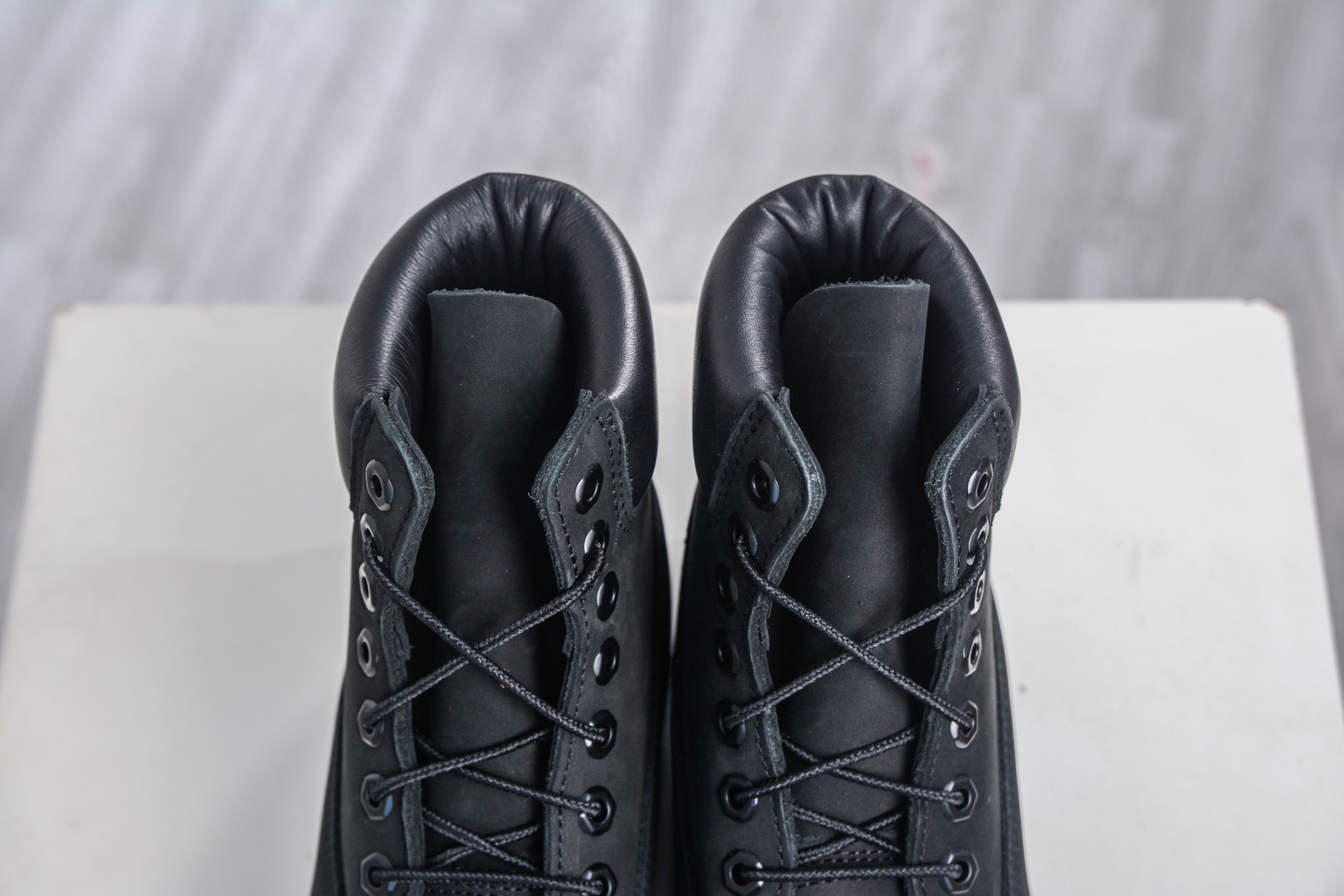 Timberland Classic Black Nubuck Leather Boots for Men and Women 8 cmp i1758040697394 732 0 7