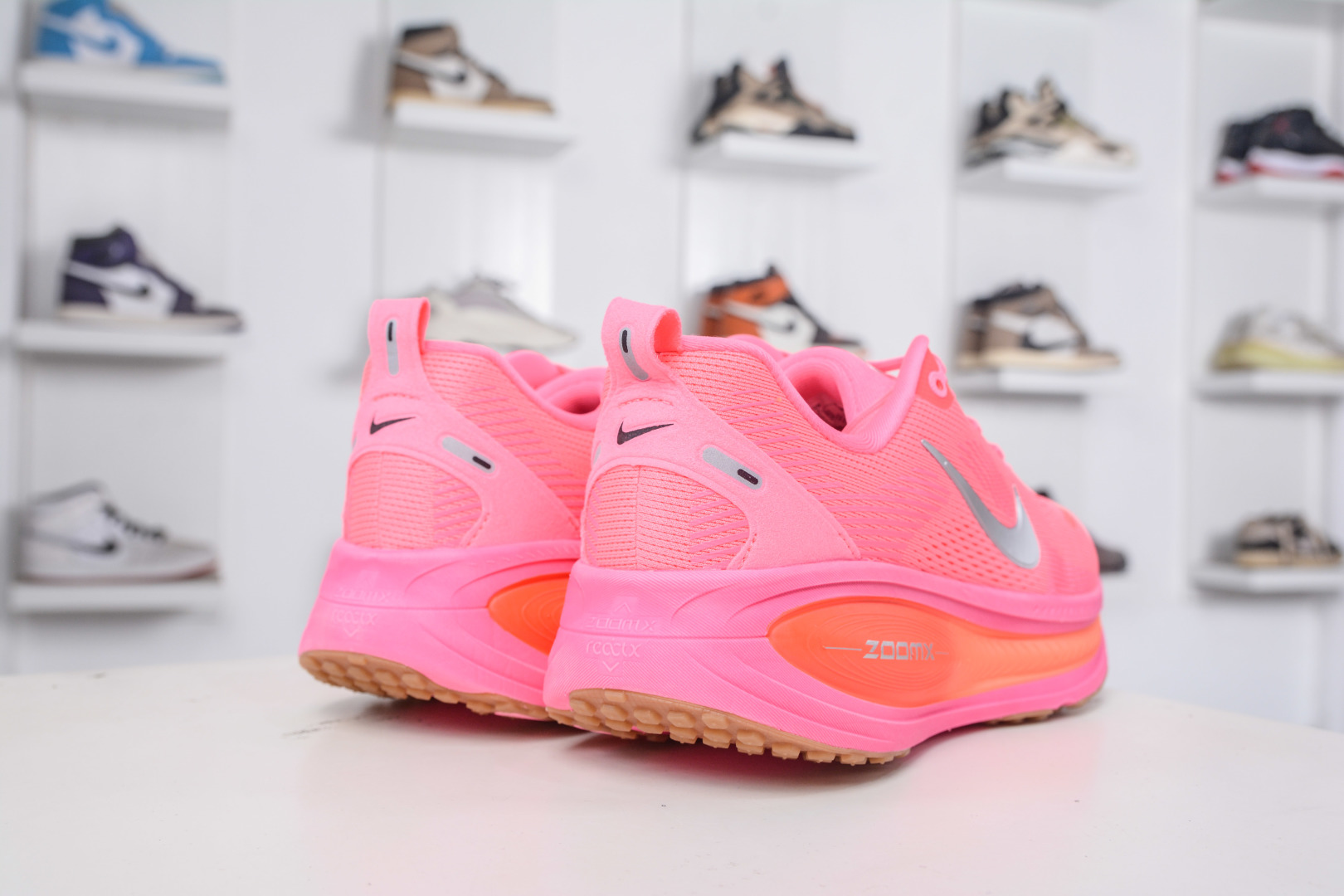 Nike Vomero 18: Stylish, Comfortable, and Durable Running Shoes - Pink 7 cmp i1758040910475 3724 0 5