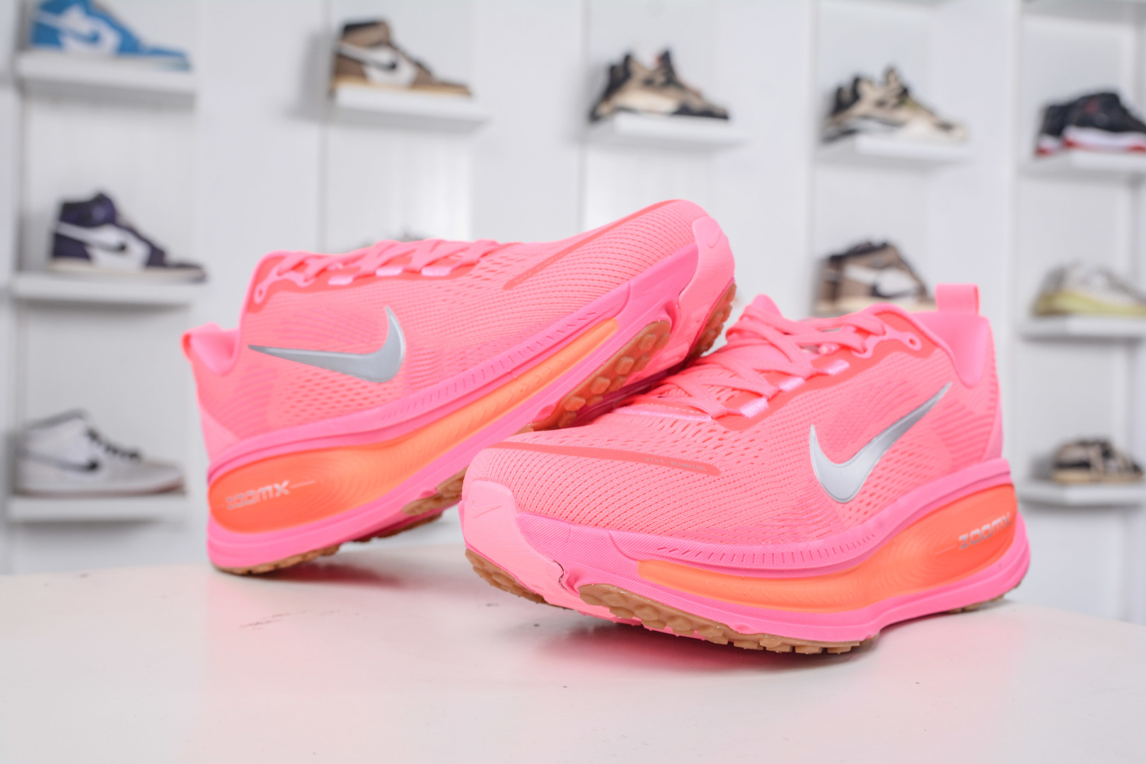 Nike Vomero 18: Stylish, Comfortable, and Durable Running Shoes - Pink 5 cmp i1758040911443 9930 0 3