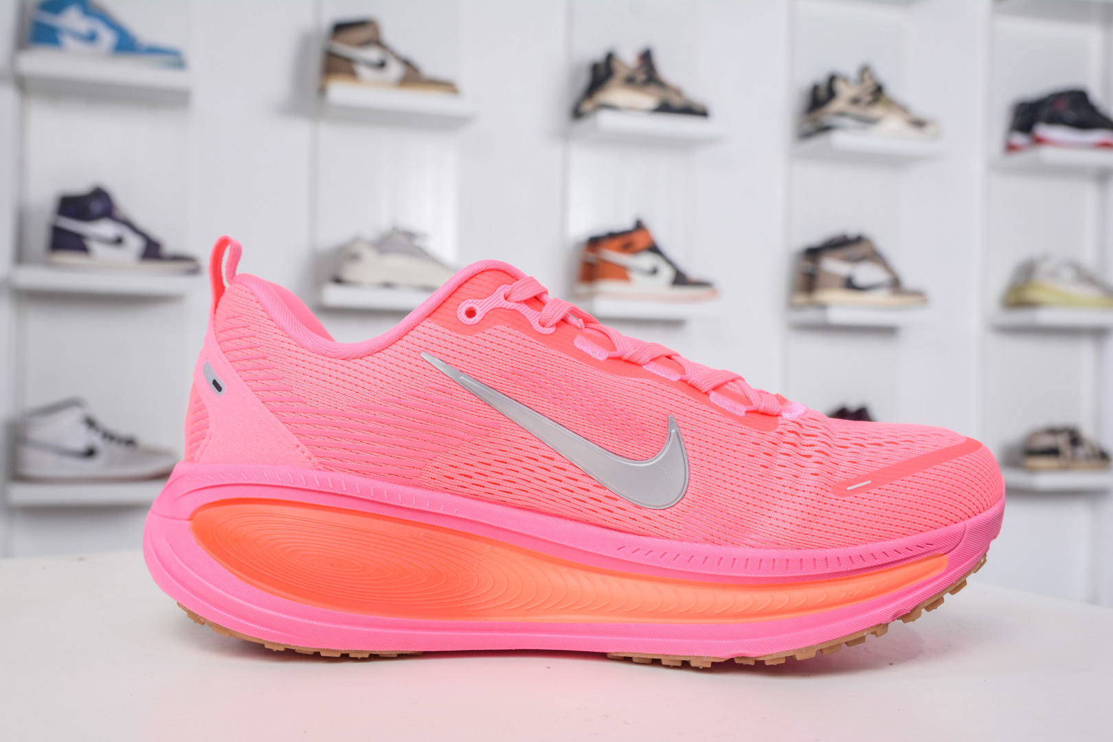 Nike Vomero 18: Stylish, Comfortable, and Durable Running Shoes - Pink 4 cmp i1758040911449 8131 0 2