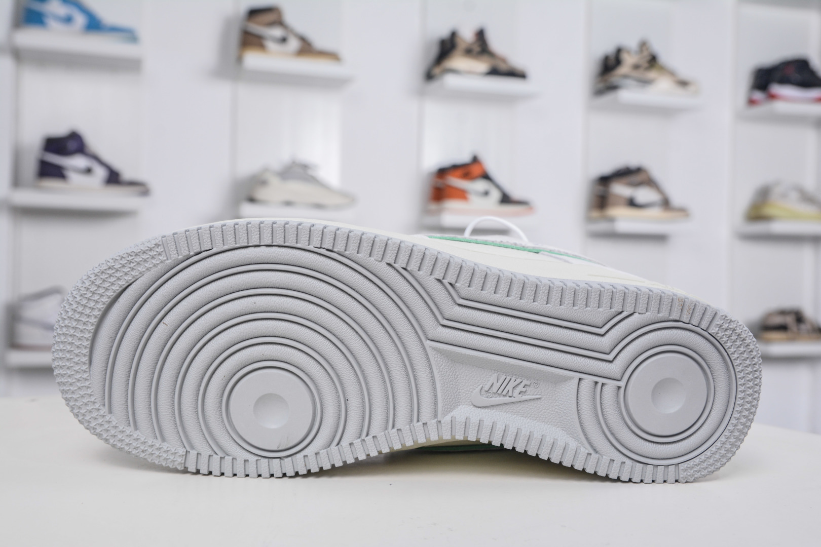 Nike Air Force 1 Low 07 x Louis Vuitton LV联名-米灰麂皮 YF9511-802