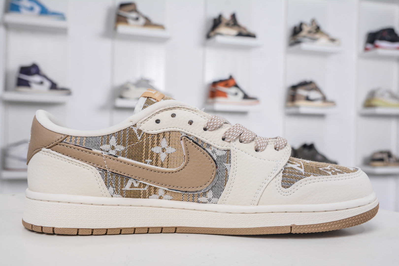 TS x Air Jordan x Louis Vuitton AJ1 Low 倒钩低帮LV联名-白黄帆布 XS2025-065