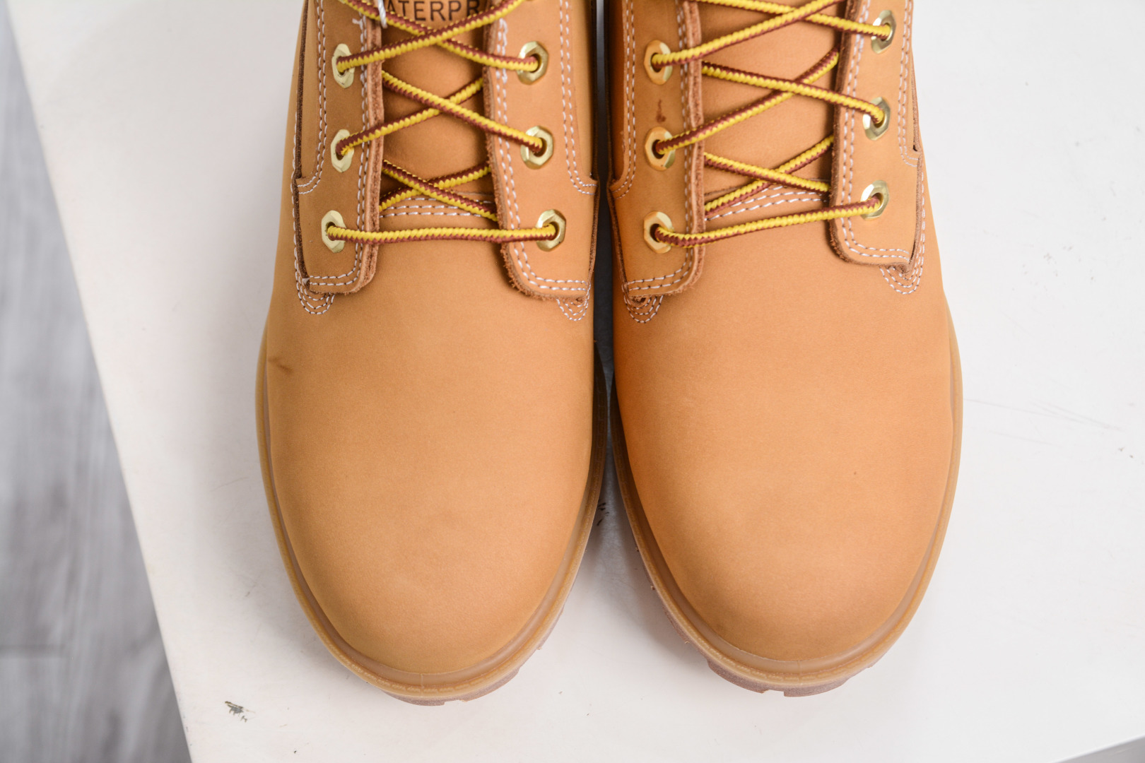 310 顶级 添柏岚/天伯伦 Timberland 踢不烂/经典款中帮黄色23061