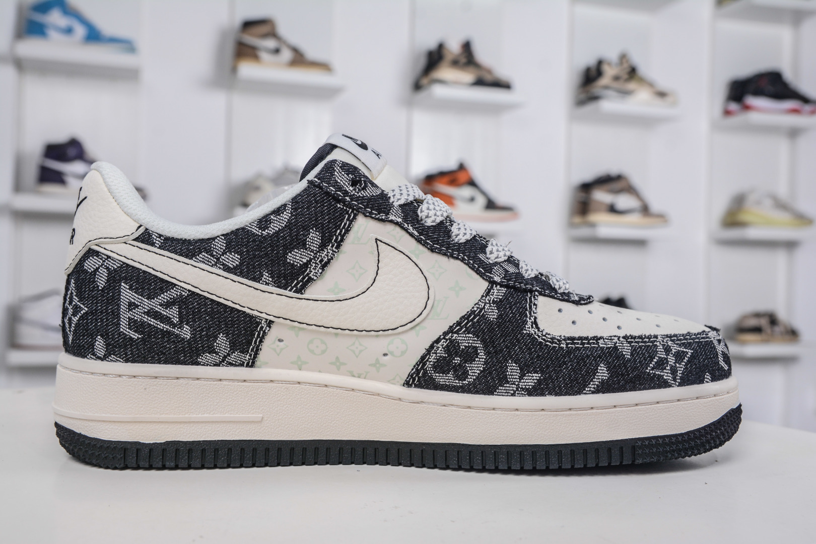 260 Nike Air Force 1 Low 07 x Louis Vuitton LV联名-牛仔米黑缝线 MZ9588-815-Chinese UA Cheap High Quatity Brand Clothes Bags handbags Sneakers wholesale wholesaler seller from China Factory suppliers Fashion Clothing Shoes best Quality Beautiful Price 260 Nike Air Force 1 Low 07 x Louis Vuitton LV联名-牛仔米黑缝线 MZ9588-815