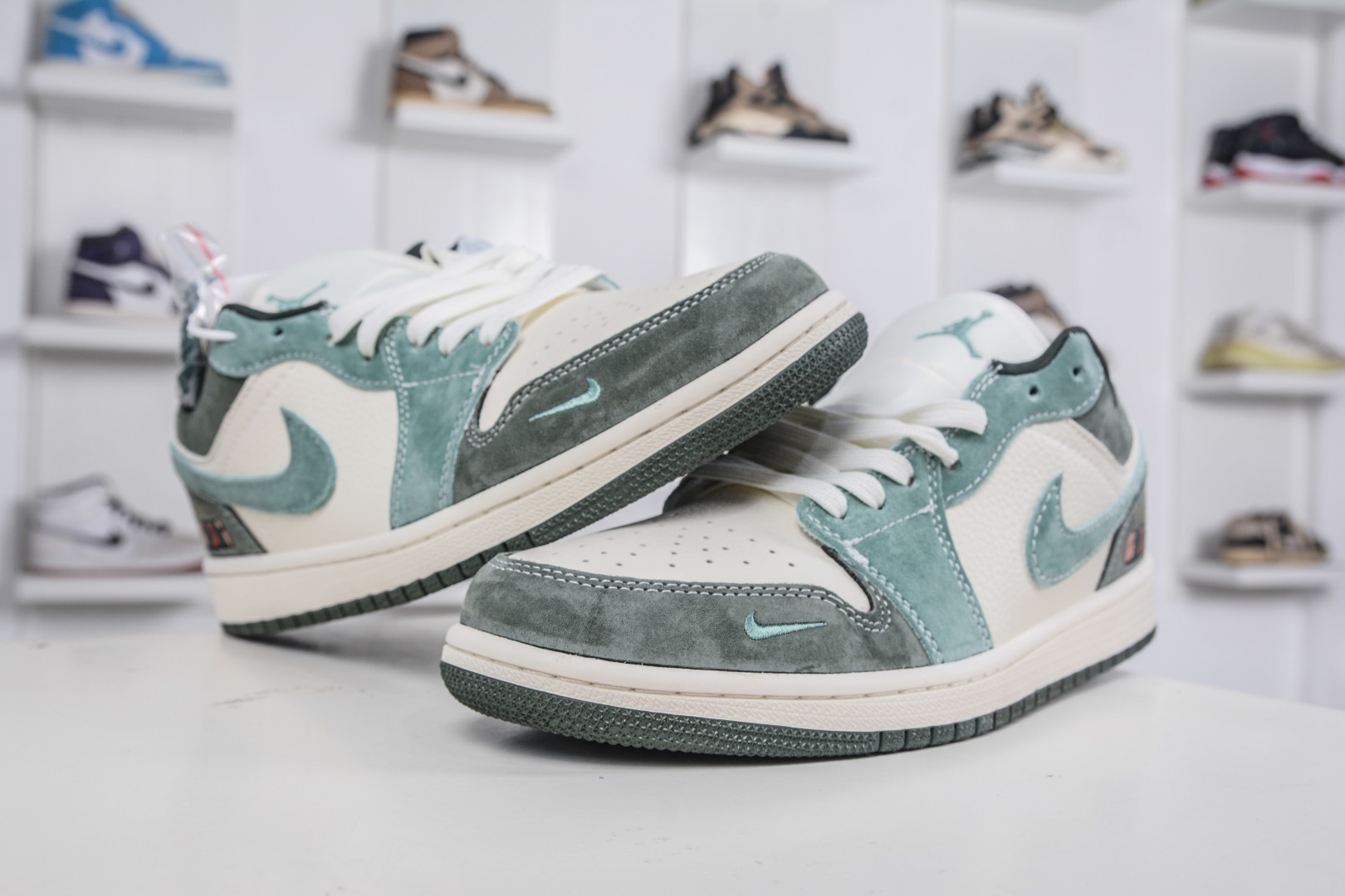 Air Jordan 1 Retro Low x GUCCI 古驰联名-白浅绿翻毛勾 QG2025-001
