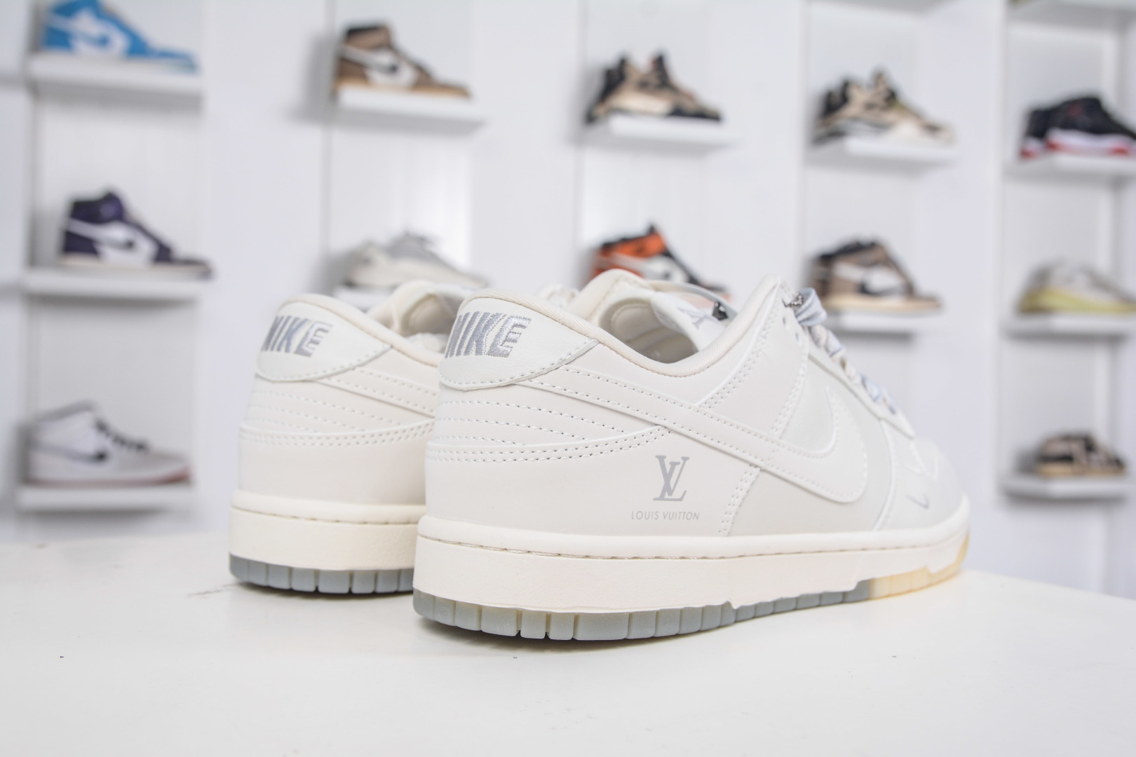 Nike SB Dunk Low x Louis Vuitton LV联名-米灰双勾水晶底 XX3168-190