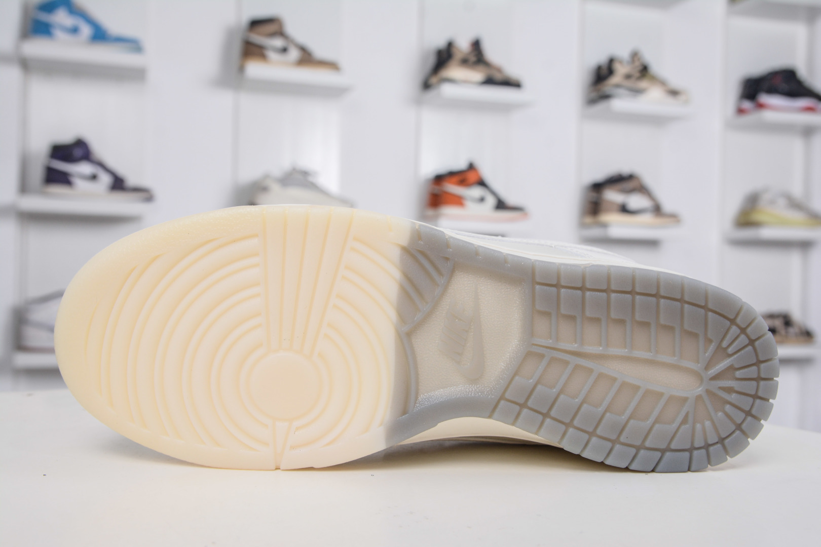 Nike SB Dunk Low x Louis Vuitton LV联名-米灰双勾水晶底 XX3168-190