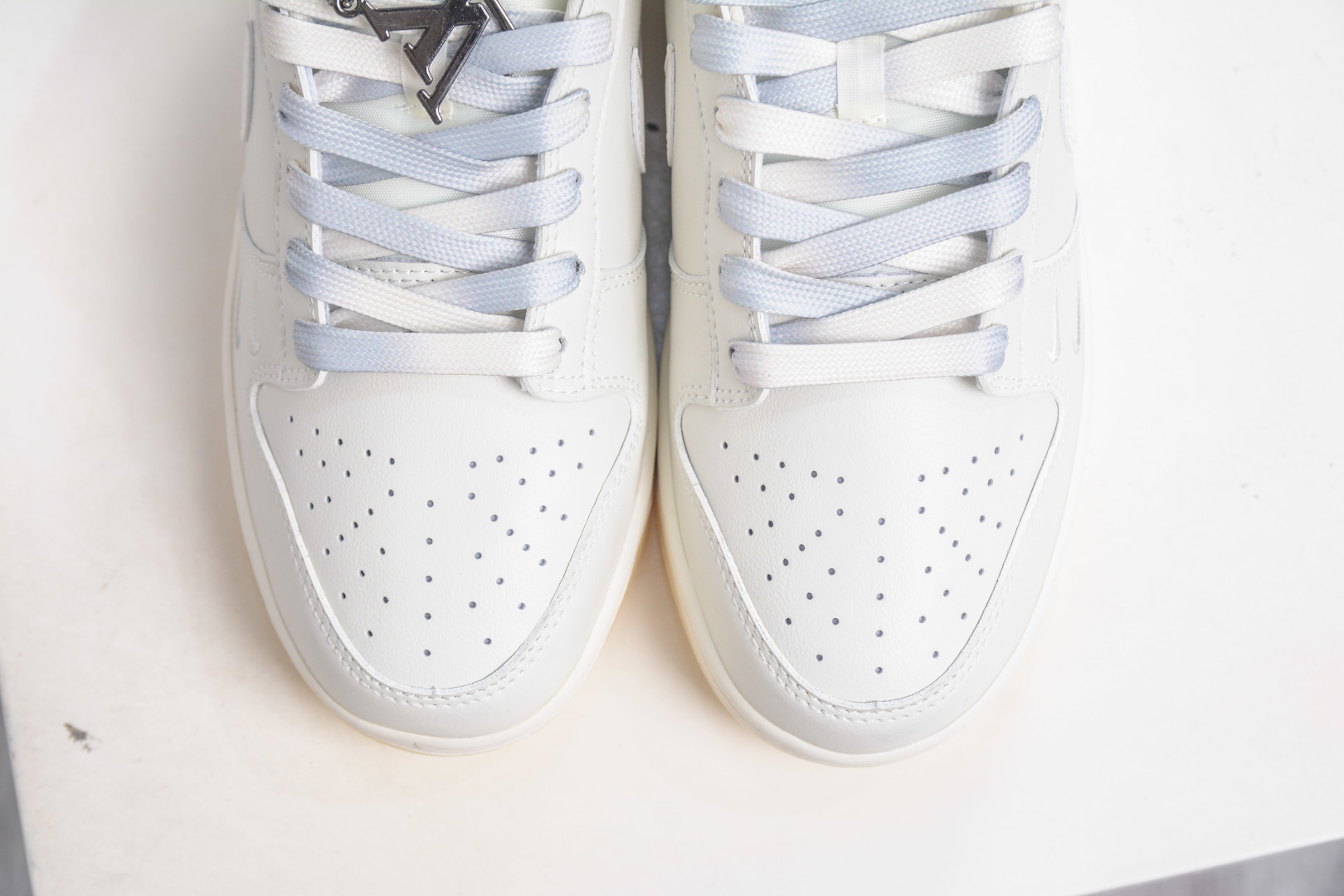 Nike SB Dunk Low x Louis Vuitton LV联名-米灰双勾水晶底 XX3168-190