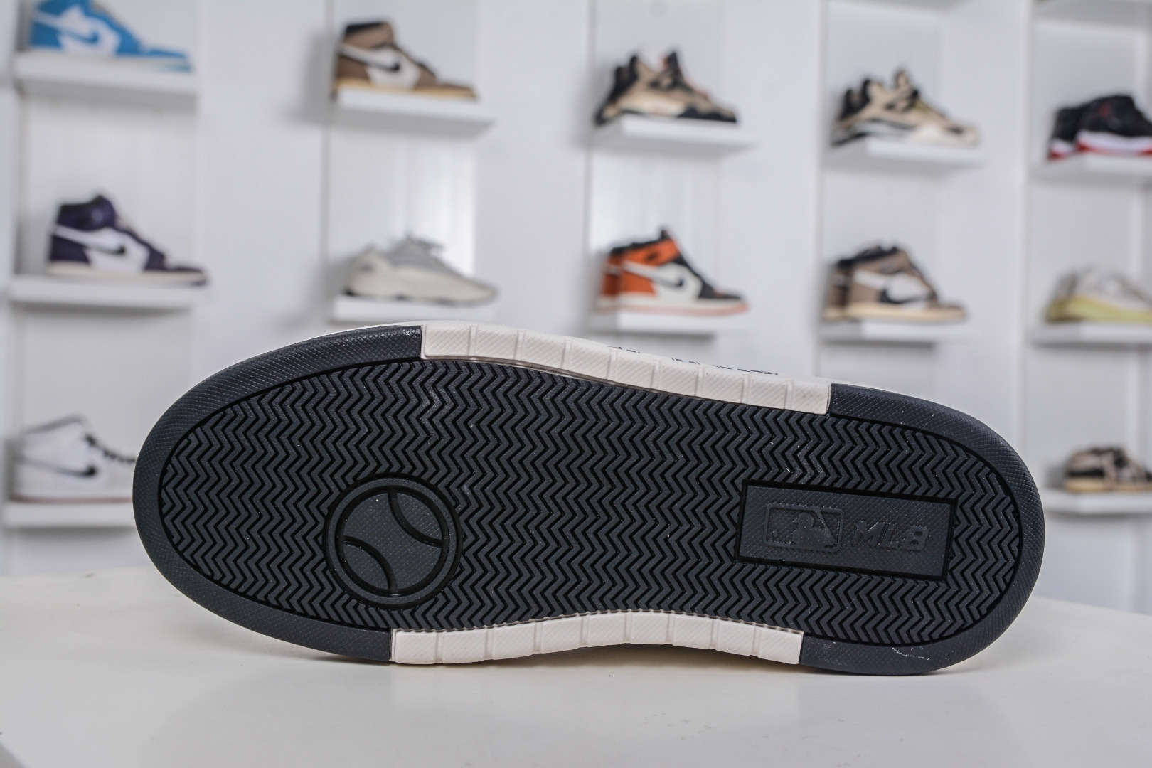 260 MLB Chunky Liner 万花弄 异构 涂鸦定制配色学长鞋系列低帮老爹风轻量增高厚底百搭休闲运动慢跑鞋 3ASXCA12N 50WHS-Chinese UA Cheap High Quatity Brand Clothes Bags handbags Sneakers wholesale wholesaler seller from China Factory suppliers Fashion Clothing Shoes best Quality Beautiful Price 260 MLB Chunky Liner 万花弄 异构 涂鸦定制配色学长鞋系列低帮老爹风轻量增高厚底百搭休闲运动慢跑鞋 3ASXCA12N 50WHS