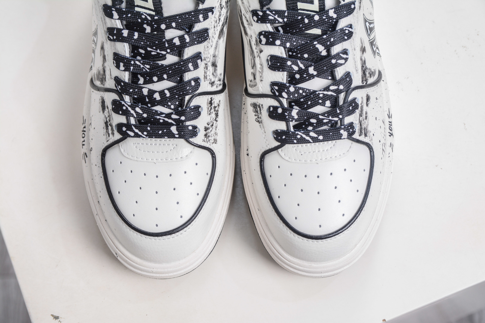 260 MLB Chunky Liner 万花弄 异构 涂鸦定制配色学长鞋系列低帮老爹风轻量增高厚底百搭休闲运动慢跑鞋 3ASXCA12N 50WHS-Chinese UA Cheap High Quatity Brand Clothes Bags handbags Sneakers wholesale wholesaler seller from China Factory suppliers Fashion Clothing Shoes best Quality Beautiful Price 260 MLB Chunky Liner 万花弄 异构 涂鸦定制配色学长鞋系列低帮老爹风轻量增高厚底百搭休闲运动慢跑鞋 3ASXCA12N 50WHS