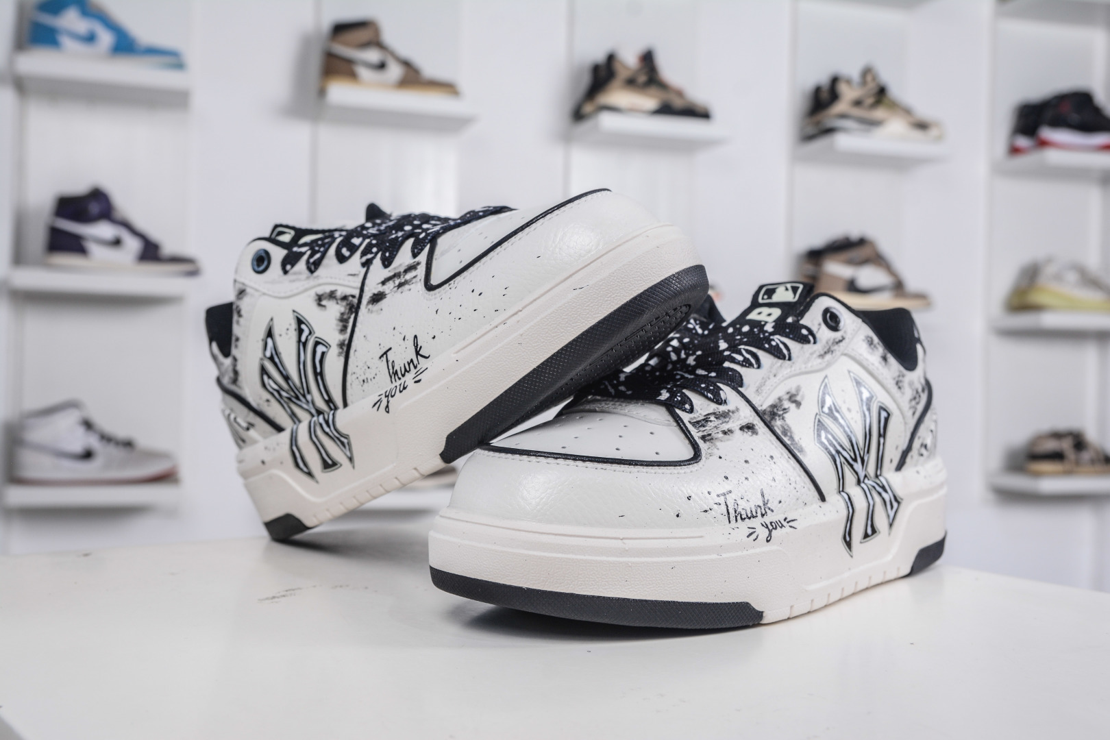 260 MLB Chunky Liner 万花弄 异构 涂鸦定制配色学长鞋系列低帮老爹风轻量增高厚底百搭休闲运动慢跑鞋 3ASXCA12N 50WHS-Chinese UA Cheap High Quatity Brand Clothes Bags handbags Sneakers wholesale wholesaler seller from China Factory suppliers Fashion Clothing Shoes best Quality Beautiful Price 260 MLB Chunky Liner 万花弄 异构 涂鸦定制配色学长鞋系列低帮老爹风轻量增高厚底百搭休闲运动慢跑鞋 3ASXCA12N 50WHS