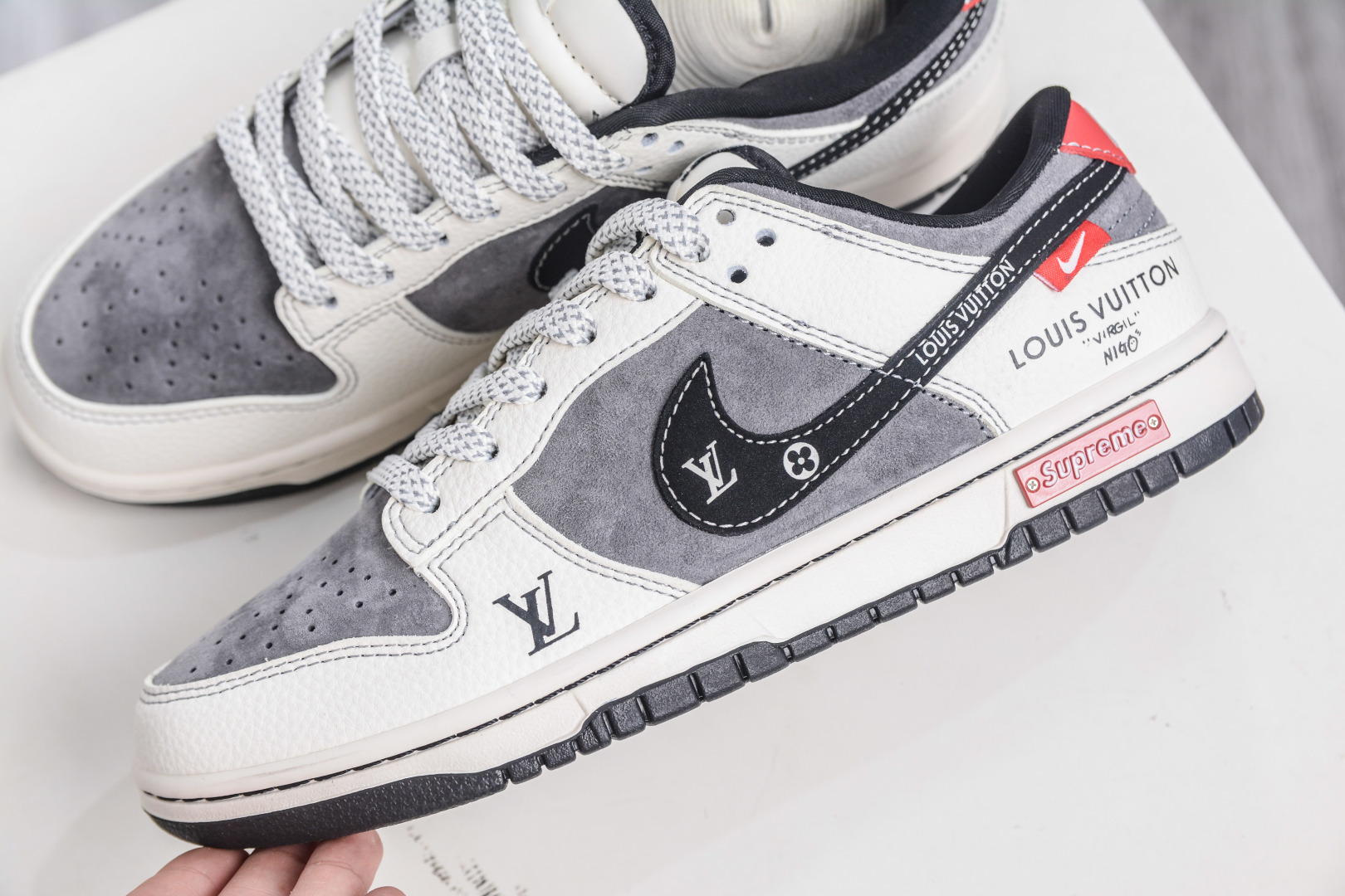 Nike SB Dunk Low x Louis Vuitton x Supreme Collaboration Sneakers 8 cmp i1758306261256 7033 0 6