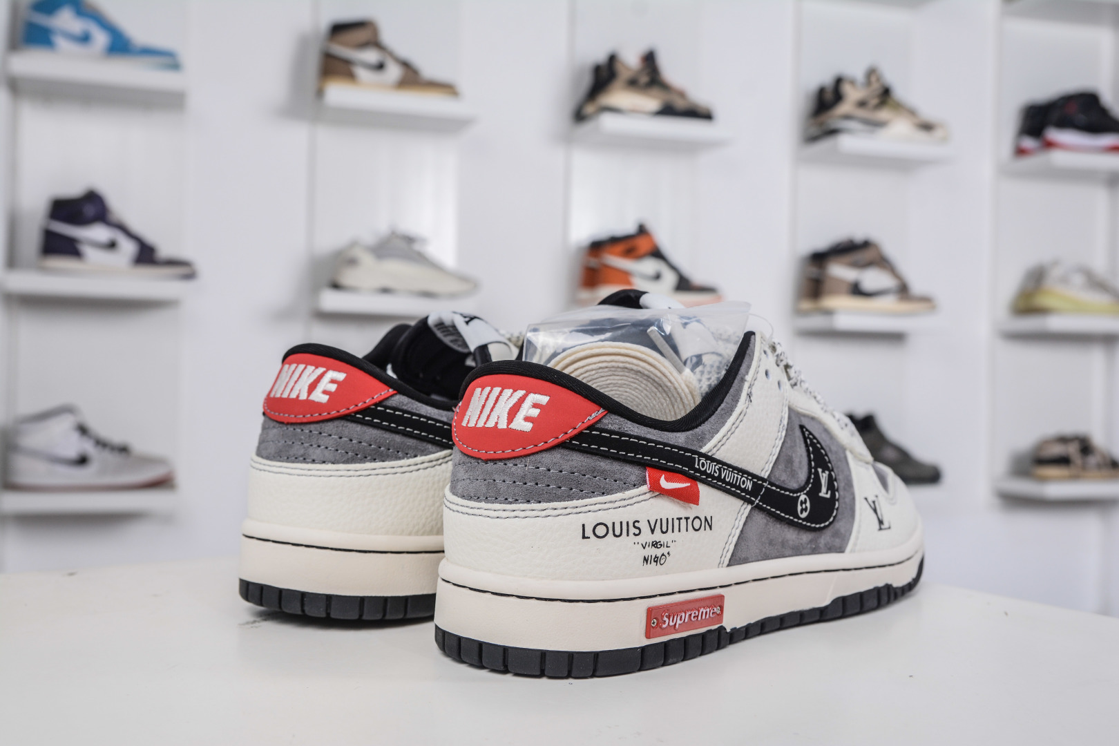 Nike SB Dunk Low x Louis Vuitton x Supreme Collaboration Sneakers 7 cmp i1758306261257 8308 0 5