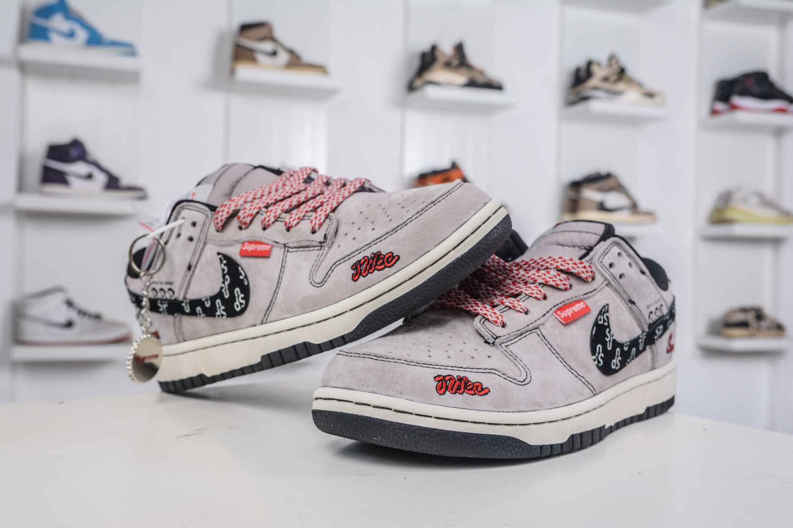 Nike SB Dunk Low x Supreme SUP联名-猪八灰红 SD2025-001
