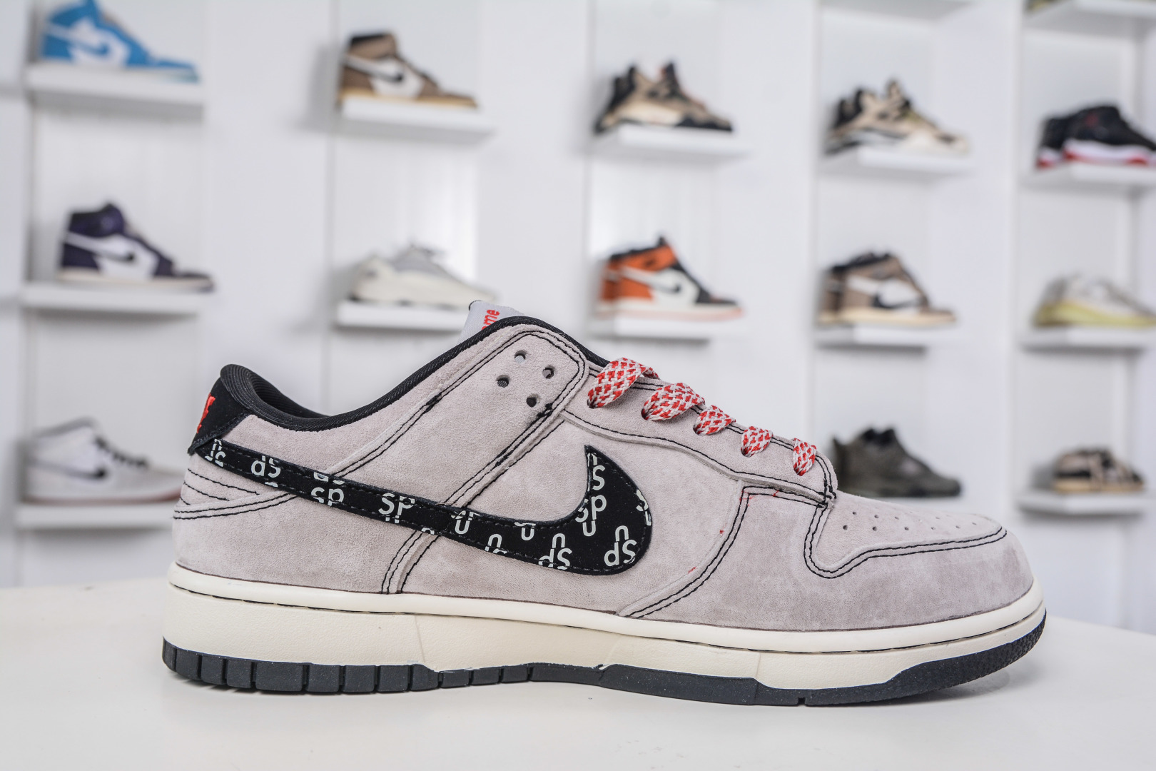 Nike SB Dunk Low x Supreme SUP联名-猪八灰红 SD2025-001