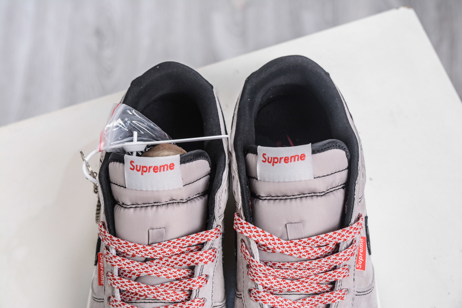 Nike SB Dunk Low x Supreme SUP联名-猪八灰红 SD2025-001