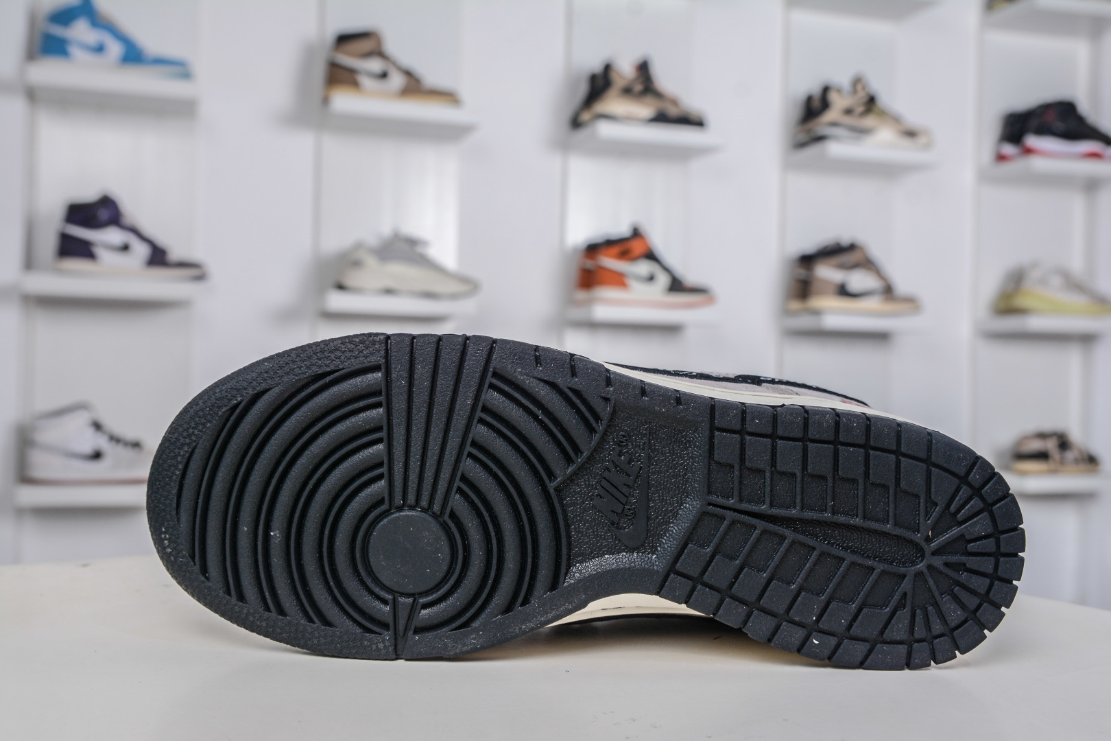 Nike SB Dunk Low x Supreme SUP联名-猪八灰红 SD2025-001